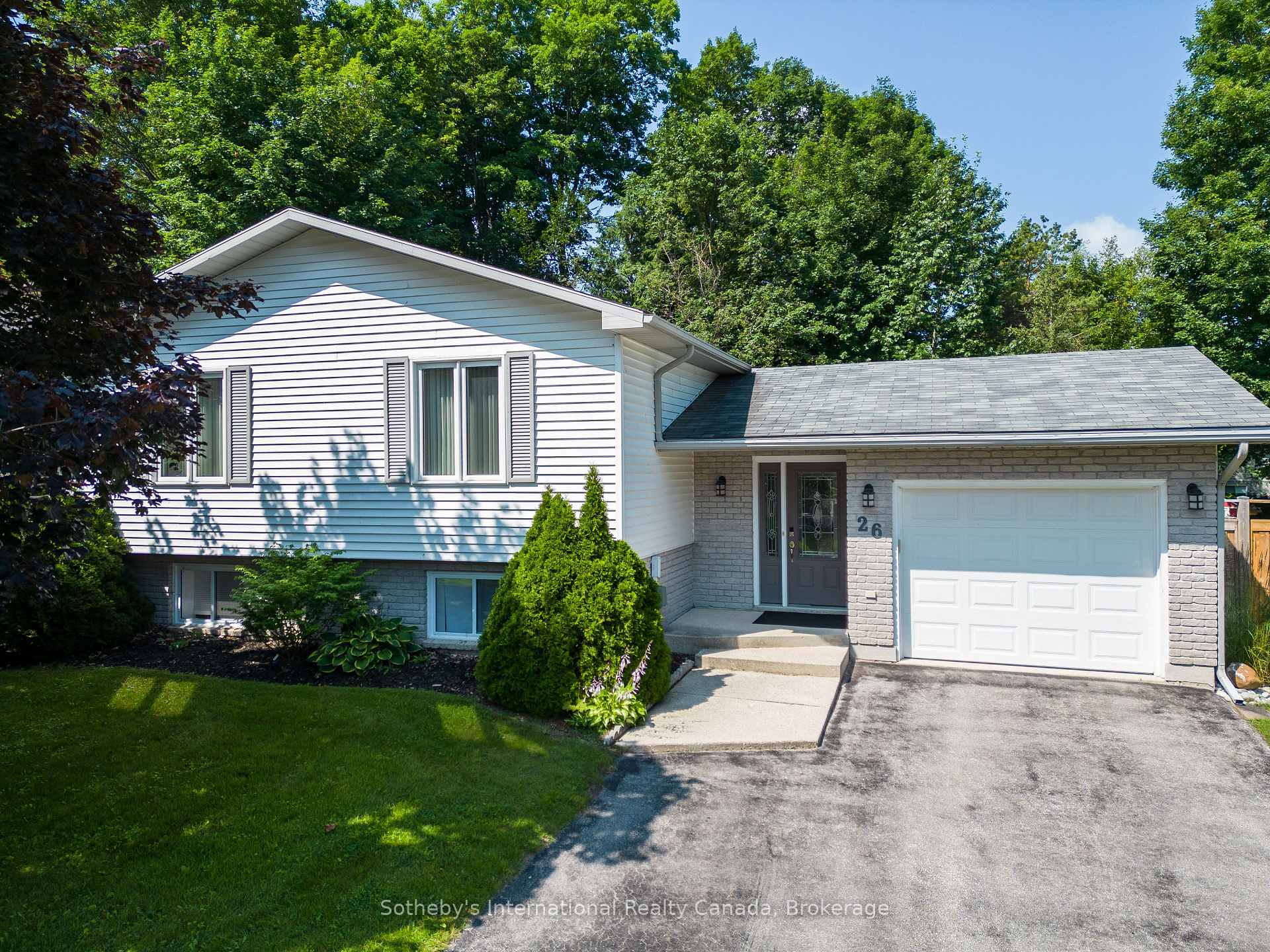 26 Middle Avenue, Meaford, ON N4L 1A8 — Meaford, Ontario