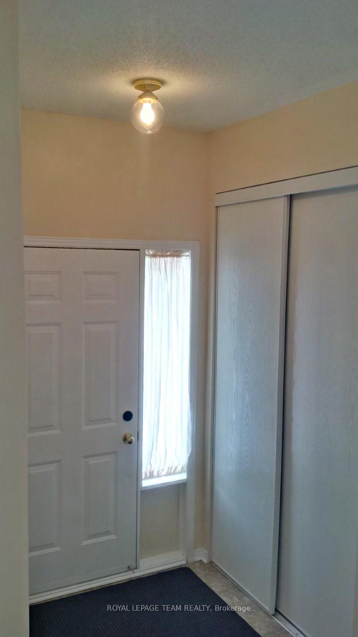 2211 Esprit Drive, Orleans - Cumberland and Area — photo 3 of 5