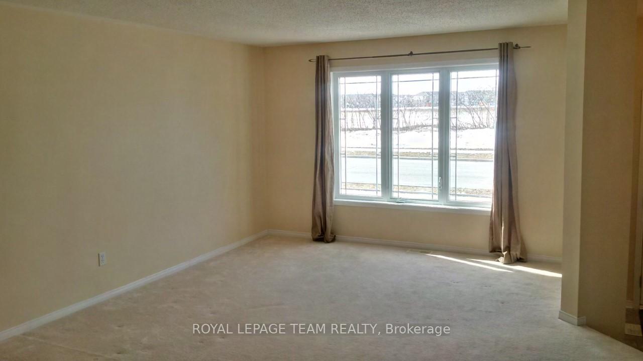 2211 Esprit Drive, Orleans - Cumberland and Area — photo 4 of 5