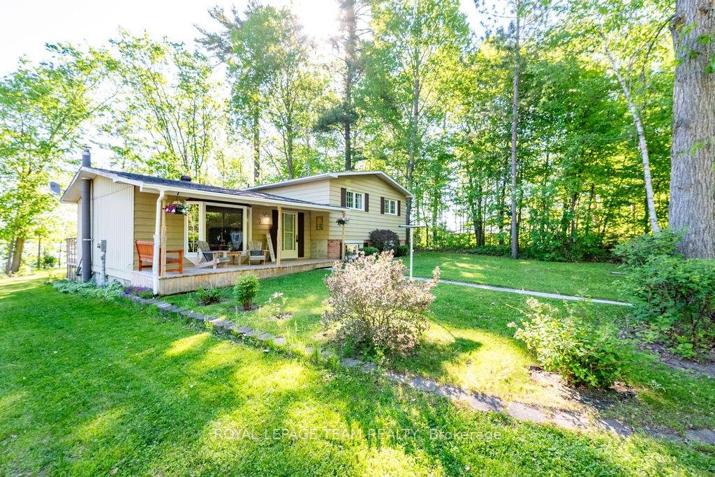 7 Simmons Drive, Whitewater Region — photo 2 of 5