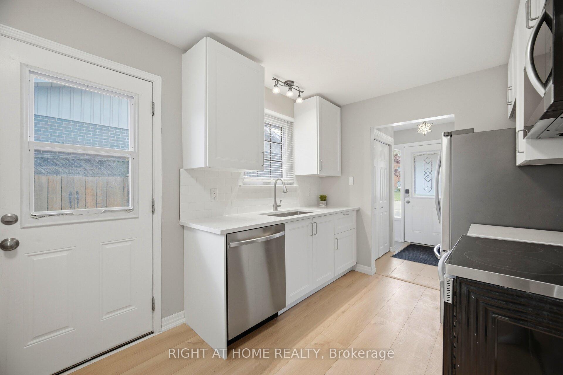 309 Simon Street, Shelburne — photo 4 of 5