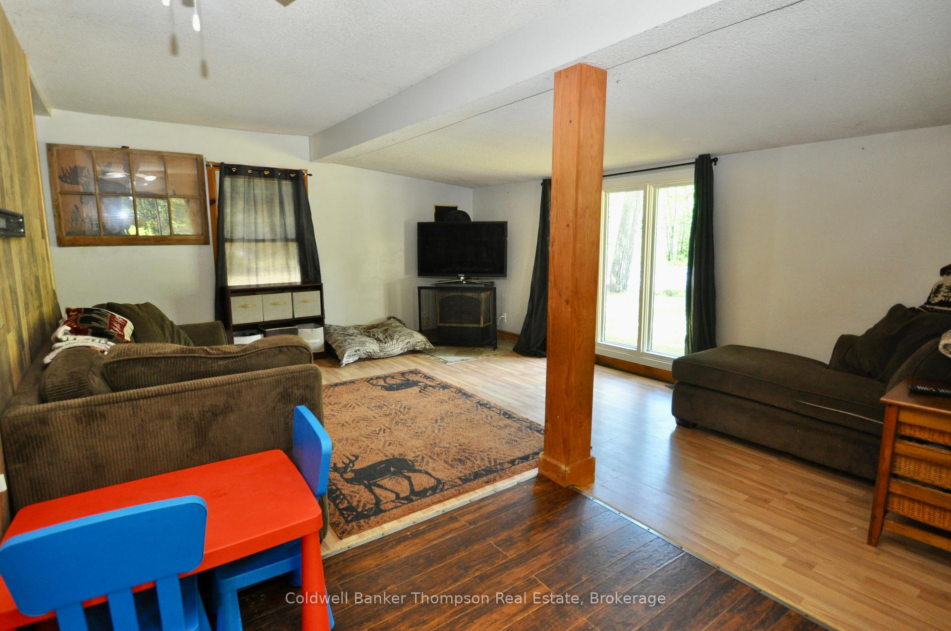 31 Hutcheson Beach Road, Huntsville — photo 2 of 5