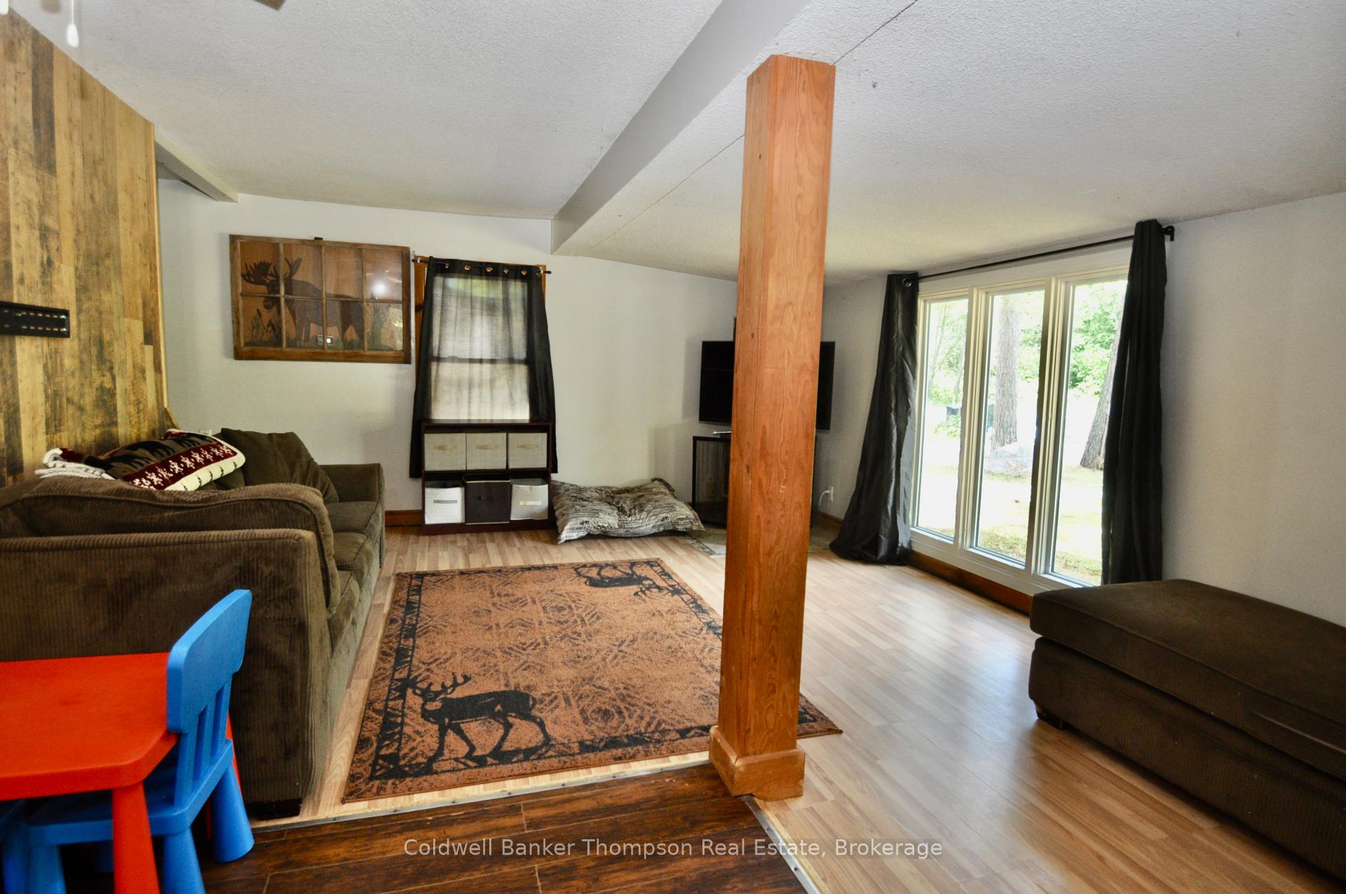 31 Hutcheson Beach Road, Huntsville — photo 3 of 5