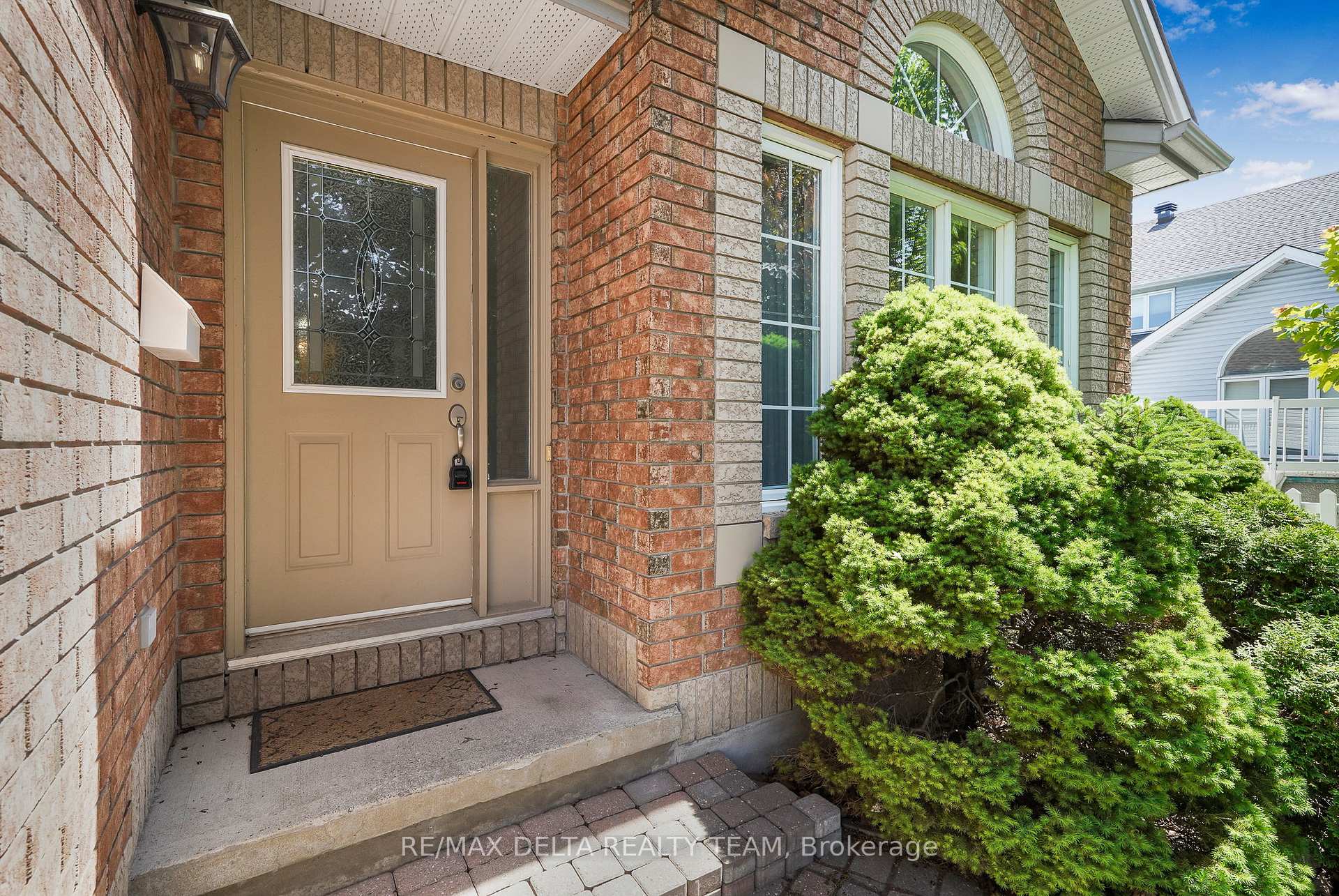 979 COMO Crescent, Orleans - Cumberland and Area — photo 2 of 5