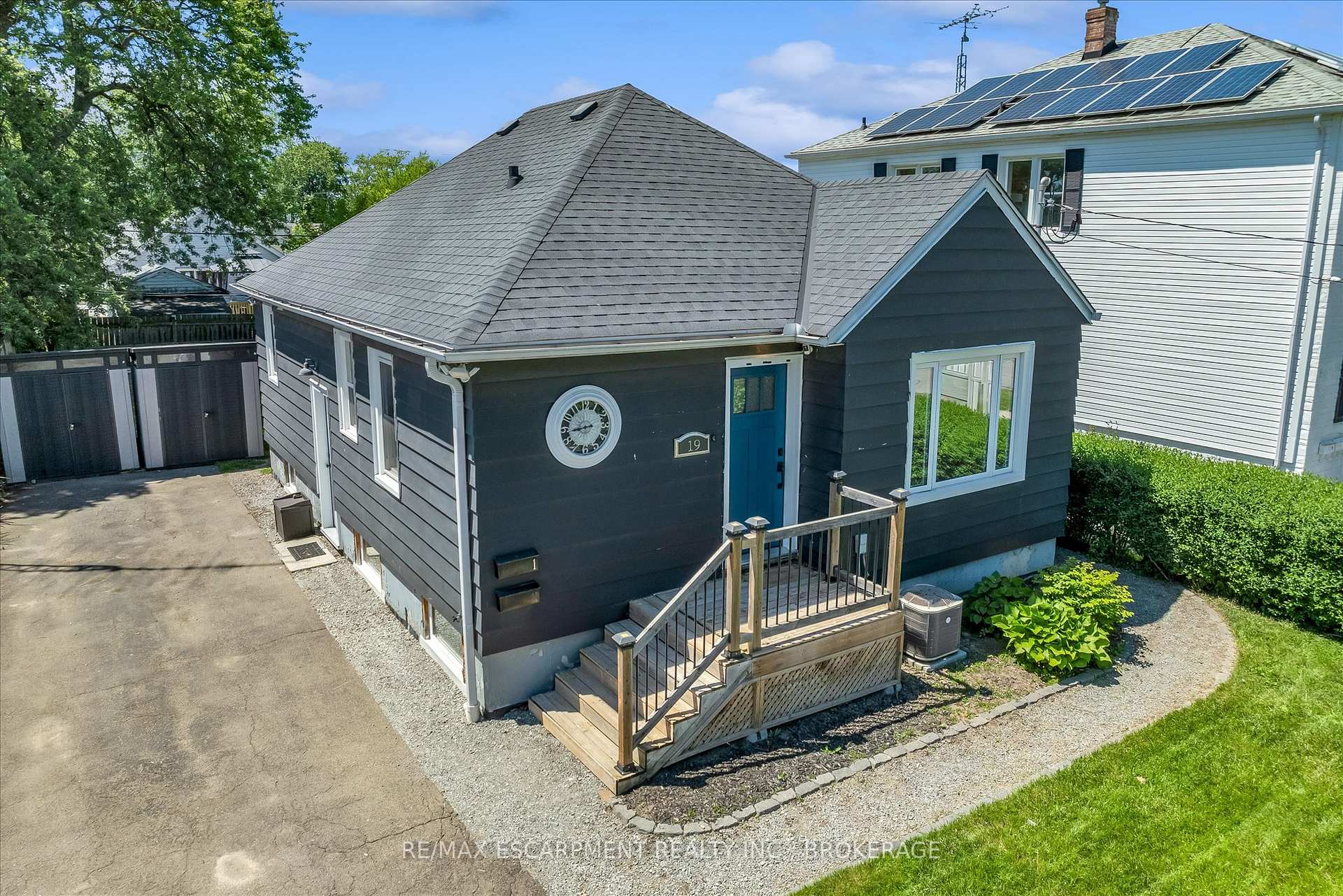 19 Lyons Avenue, Welland, ON L3B 1L8 — Welland, Ontario
