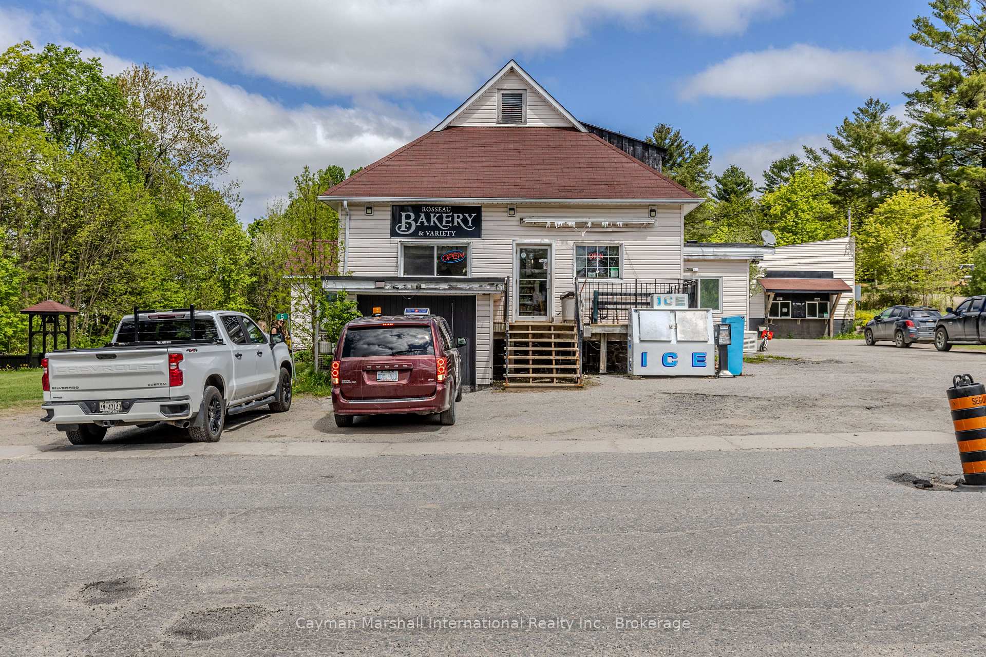 11 Lock Street, Seguin — photo 2 of 5
