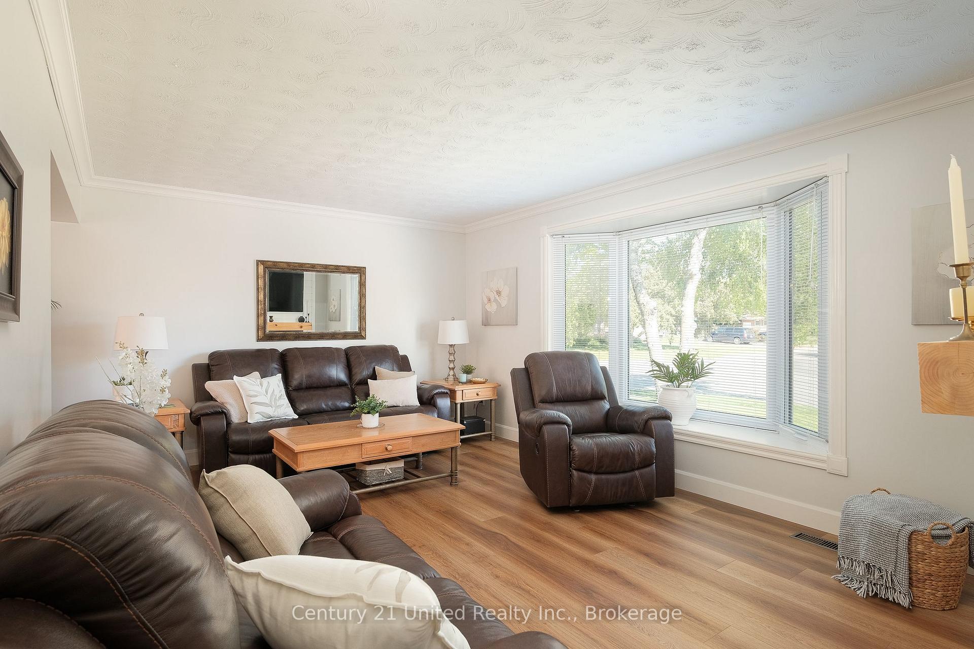 1233 Franklin Drive, Peterborough — photo 5 of 5