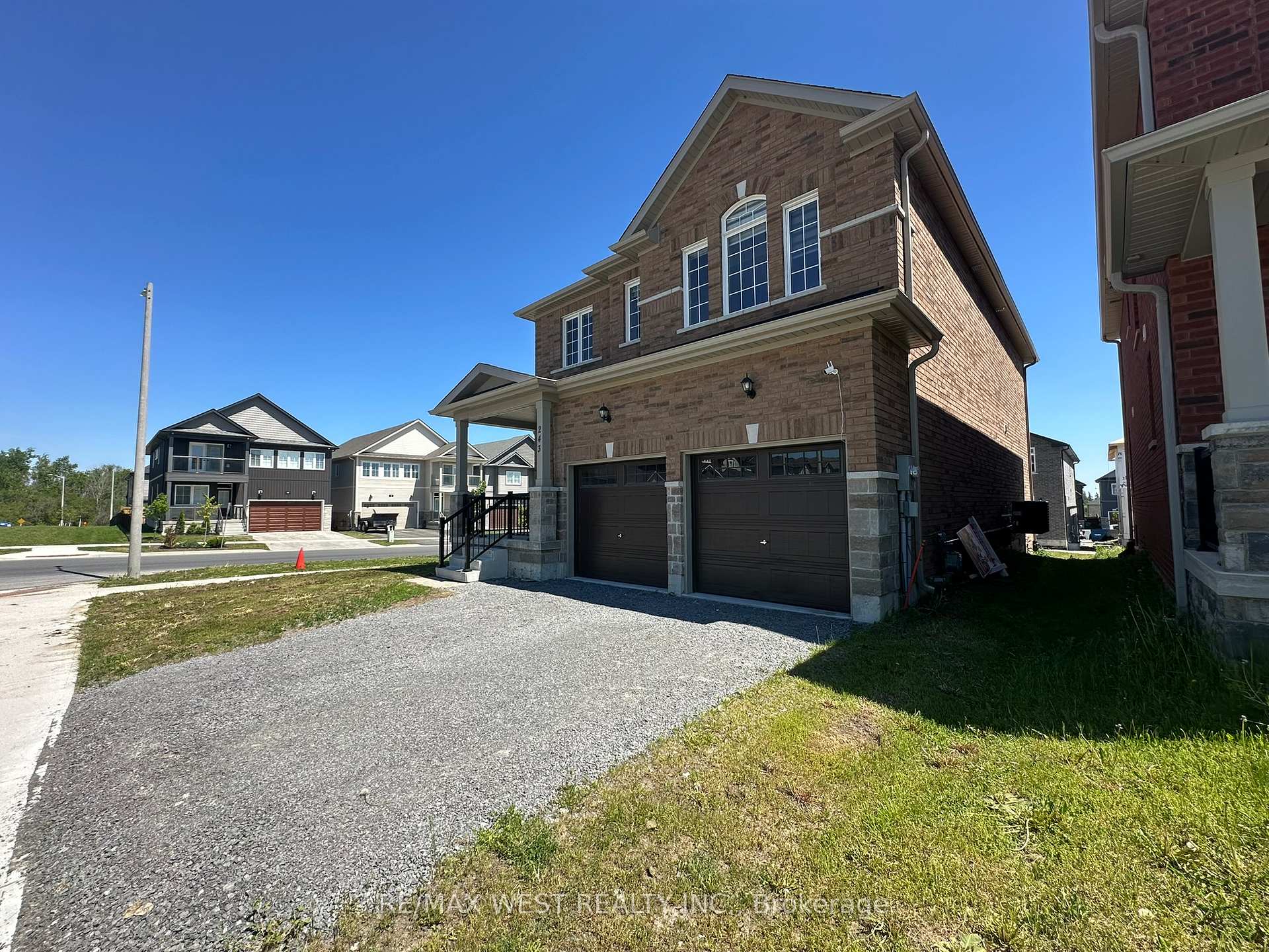 243 O Neil Street, Peterborough — photo 3 of 5