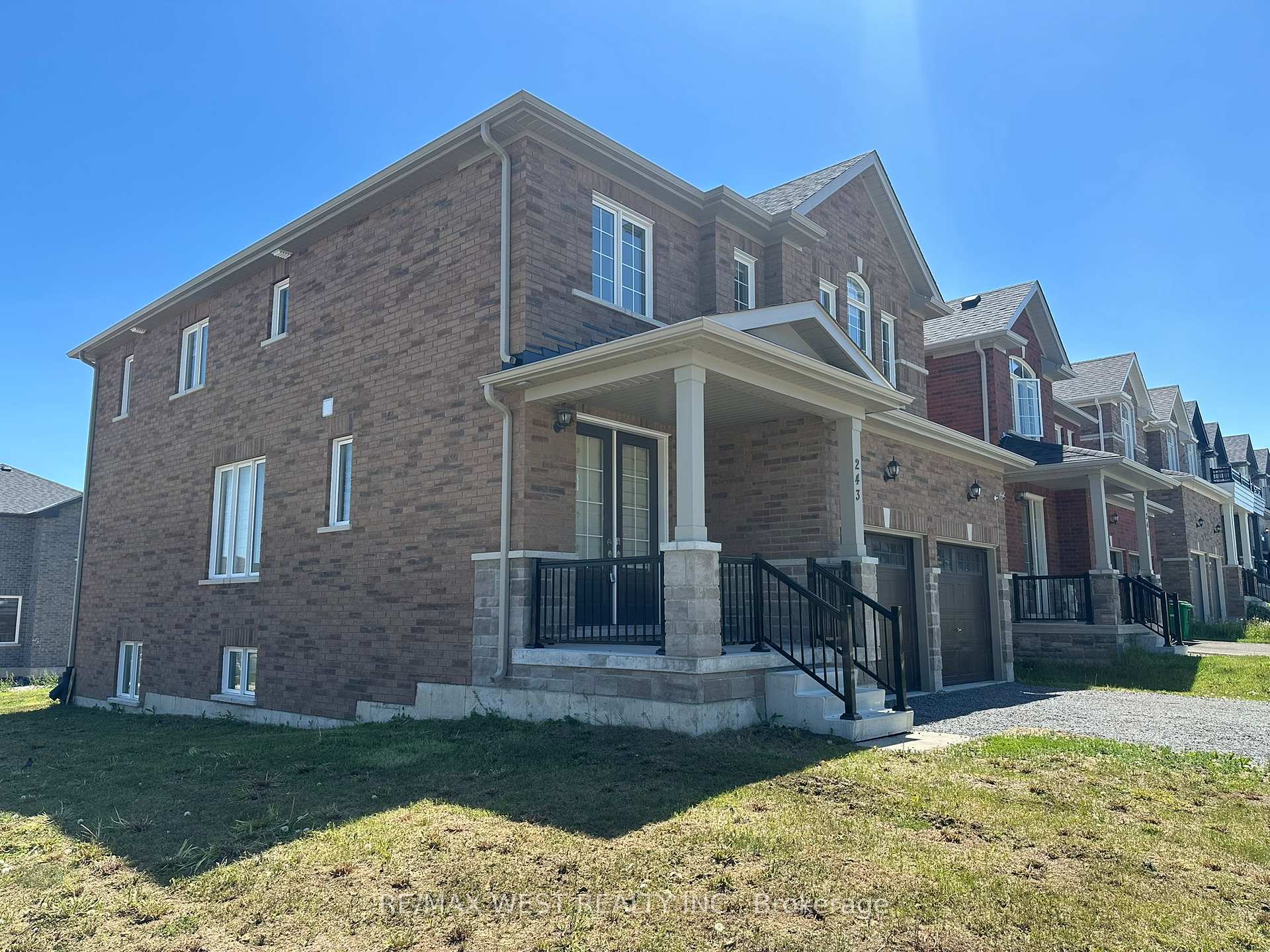 243 O Neil Street, Peterborough — photo 4 of 5