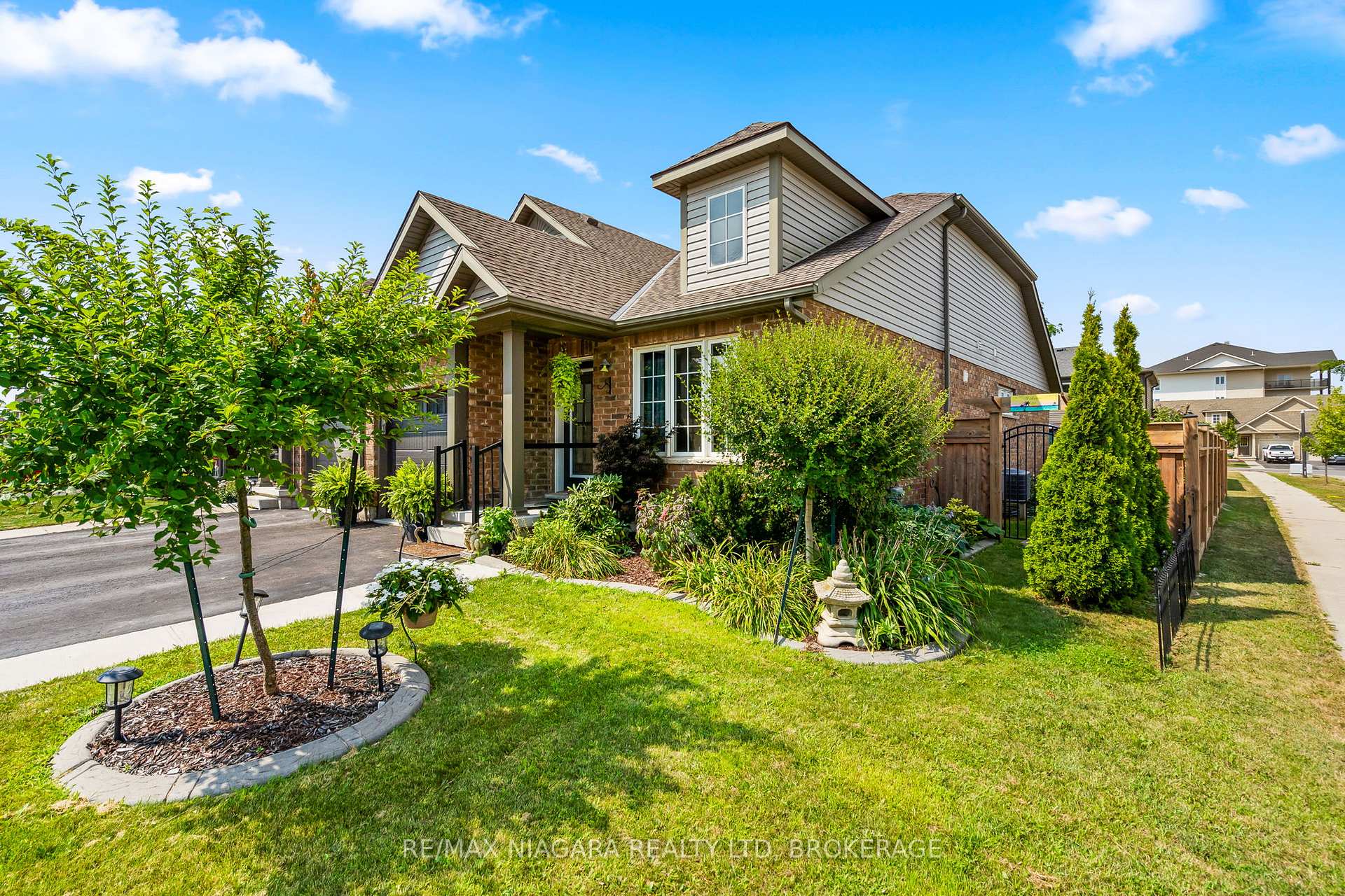 149 Roselawn Crescent, Welland — photo 3 of 5