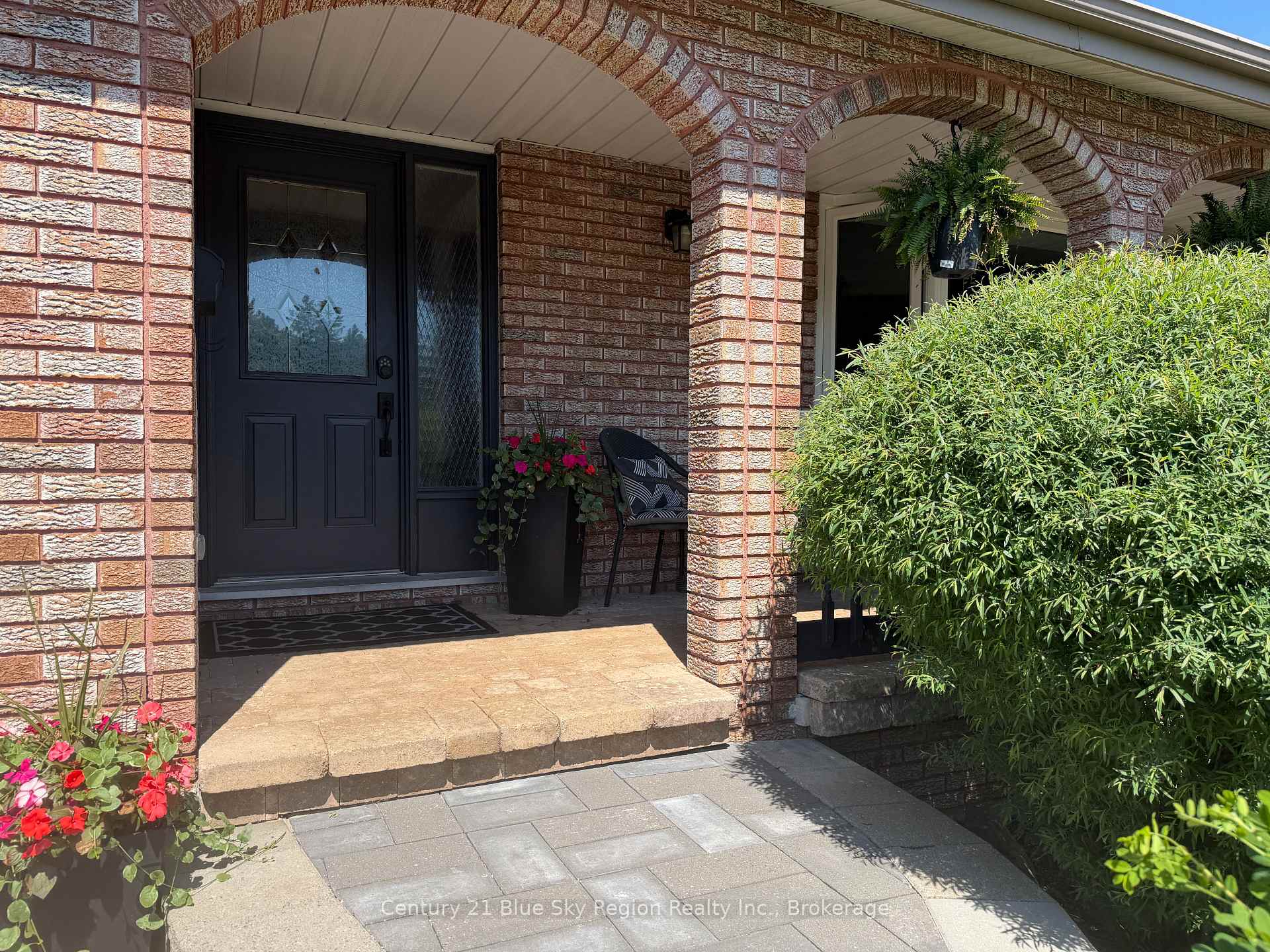790 LAURENTIAN Avenue, North Bay — photo 4 of 5