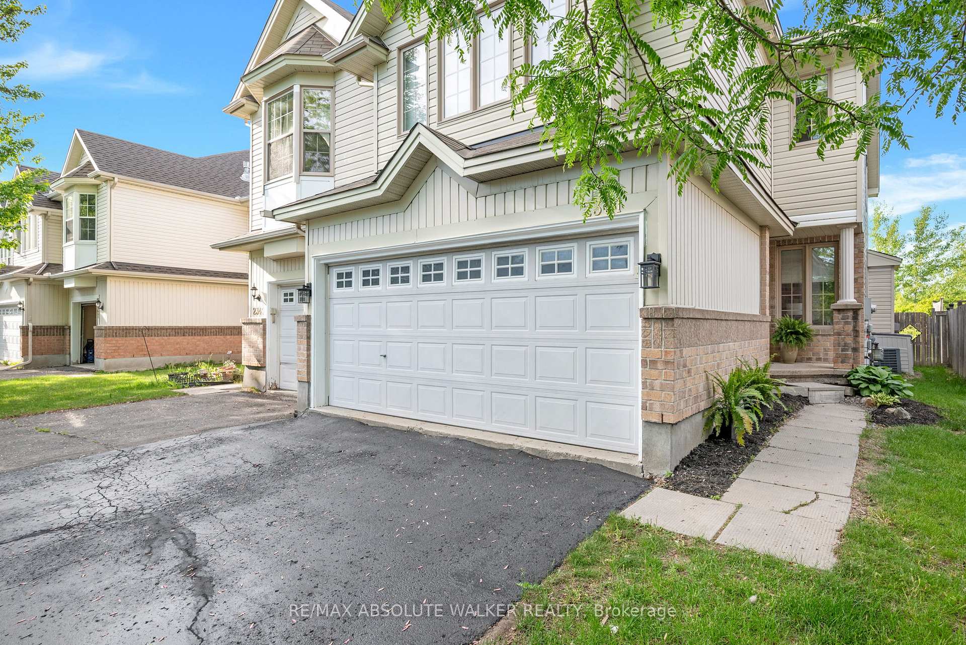 2351 Glandriel Crescent, Orleans - Cumberland and Area — photo 3 of 5