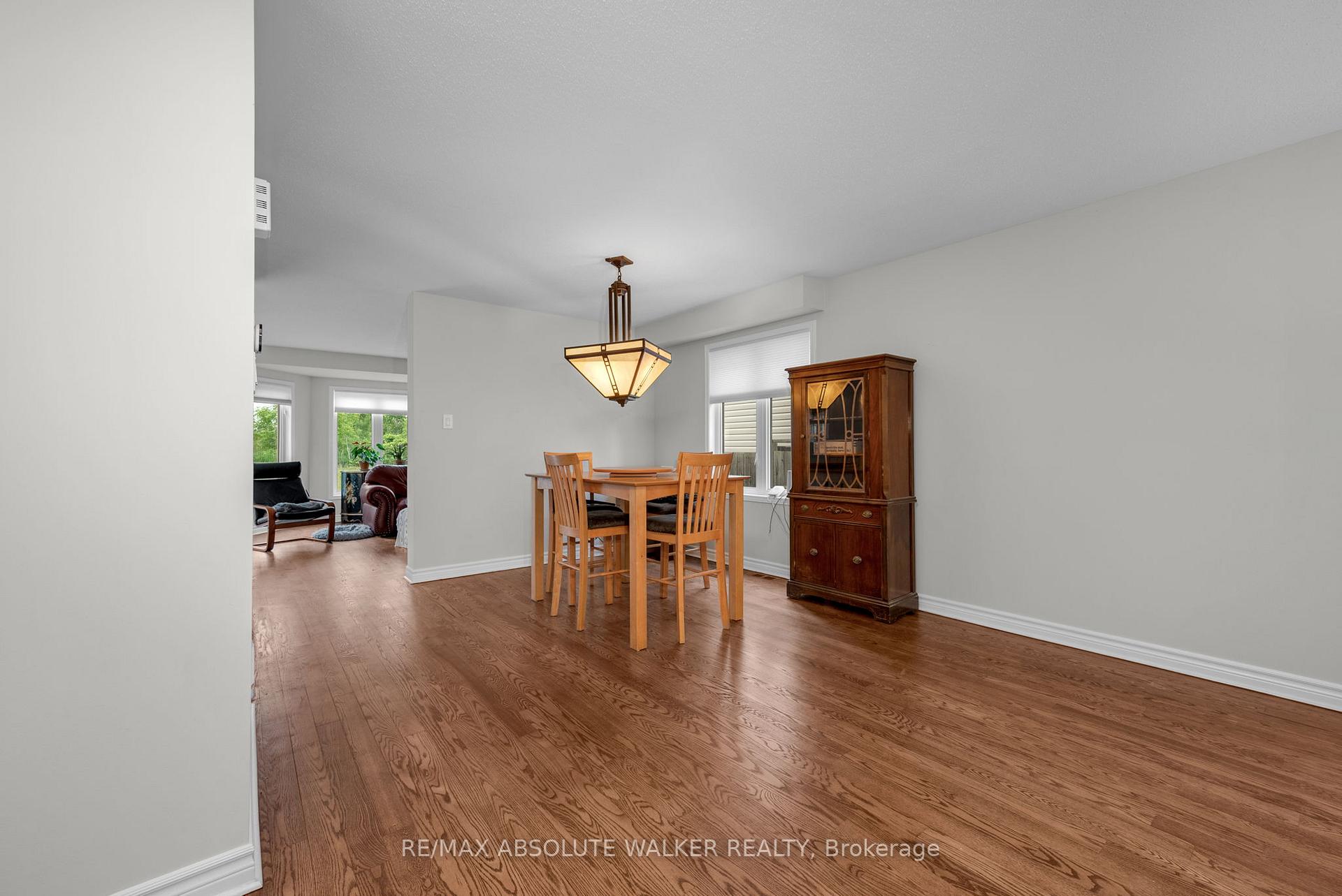2351 Glandriel Crescent, Orleans - Cumberland and Area — photo 5 of 5