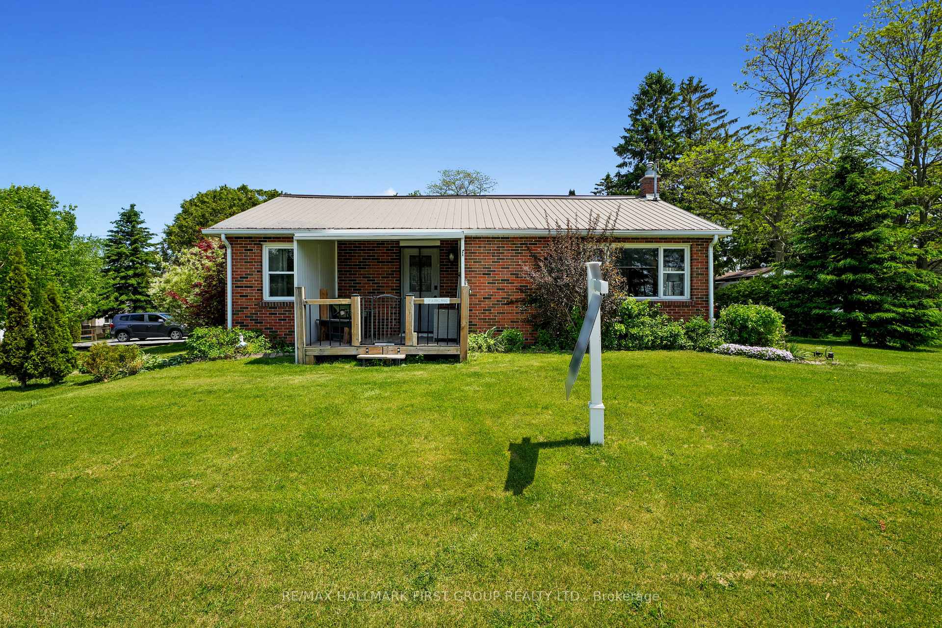 2 Park Lane, Hamilton Township — photo 4 of 5