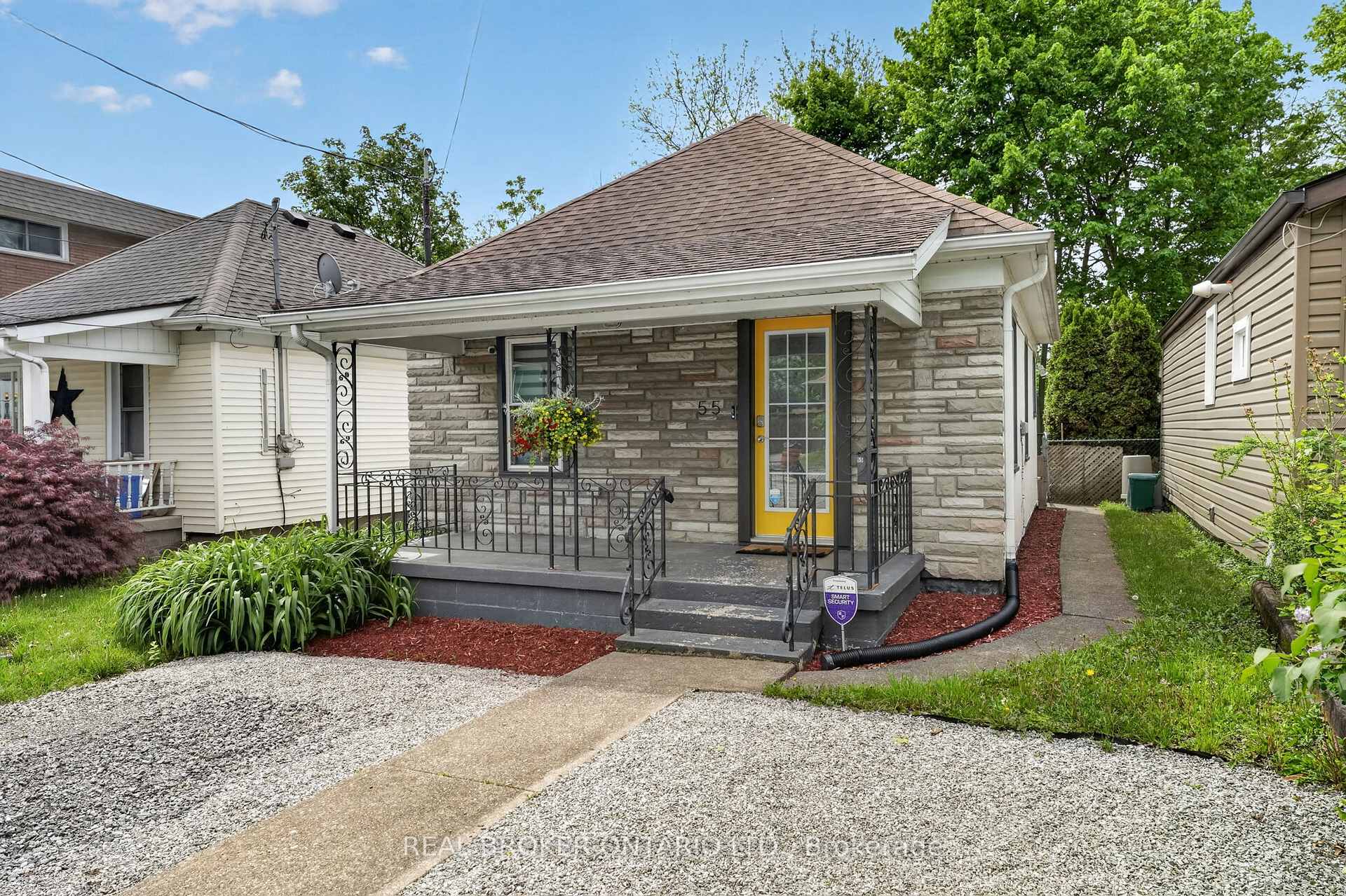 55 Merritt Street, Welland — photo 3 of 5