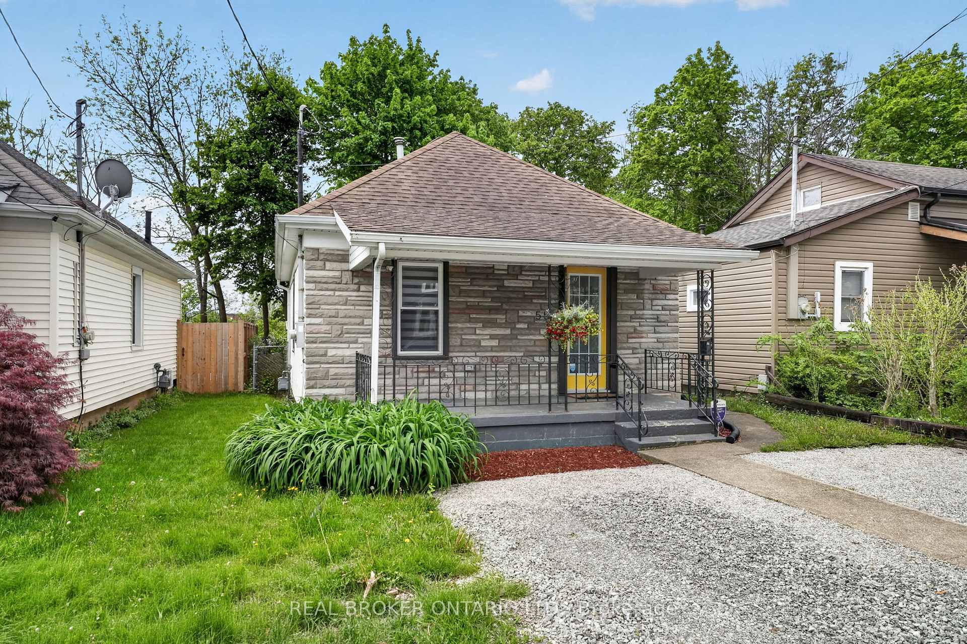55 Merritt Street, Welland — photo 4 of 5