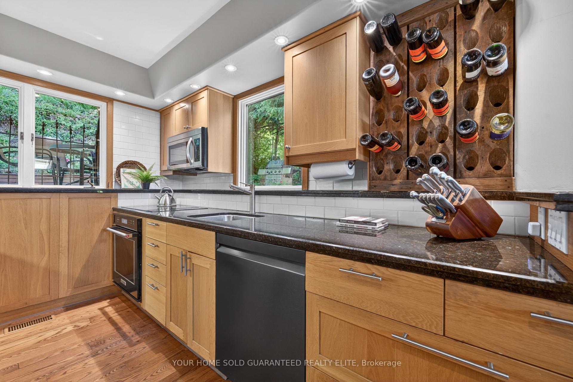 321 Main Street W, Grimsby — photo 3 of 5