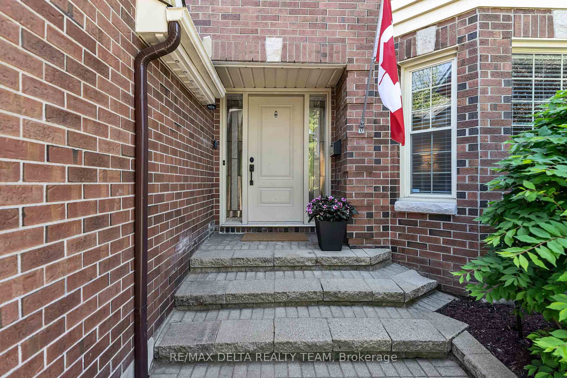 1426 Cheverny Crescent, Orleans - Cumberland and Area — photo 3 of 5