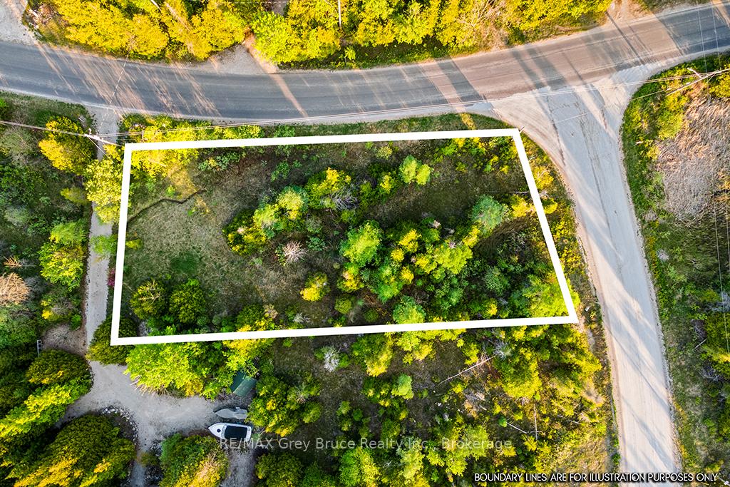 Unit 39 Tamarac Road, Northern Bruce Peninsula — photo 2 of 5
