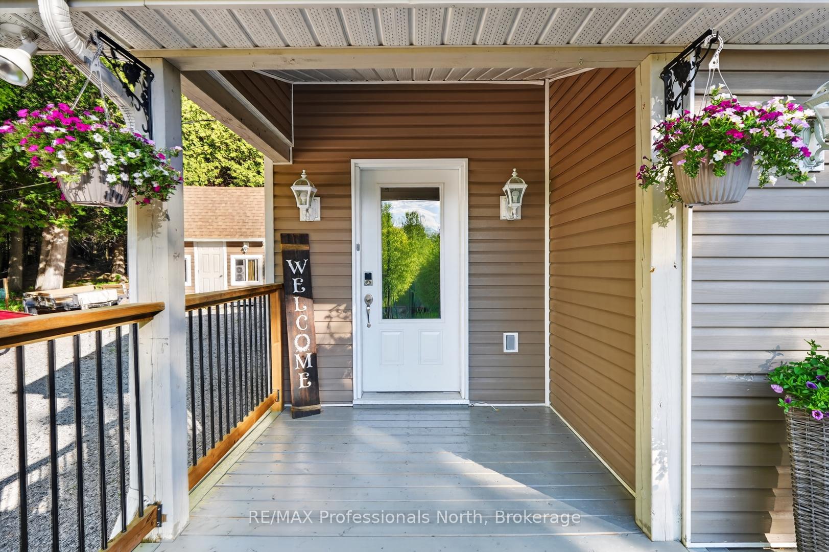 1086 Providence Drive, Algonquin Highlands — photo 2 of 5