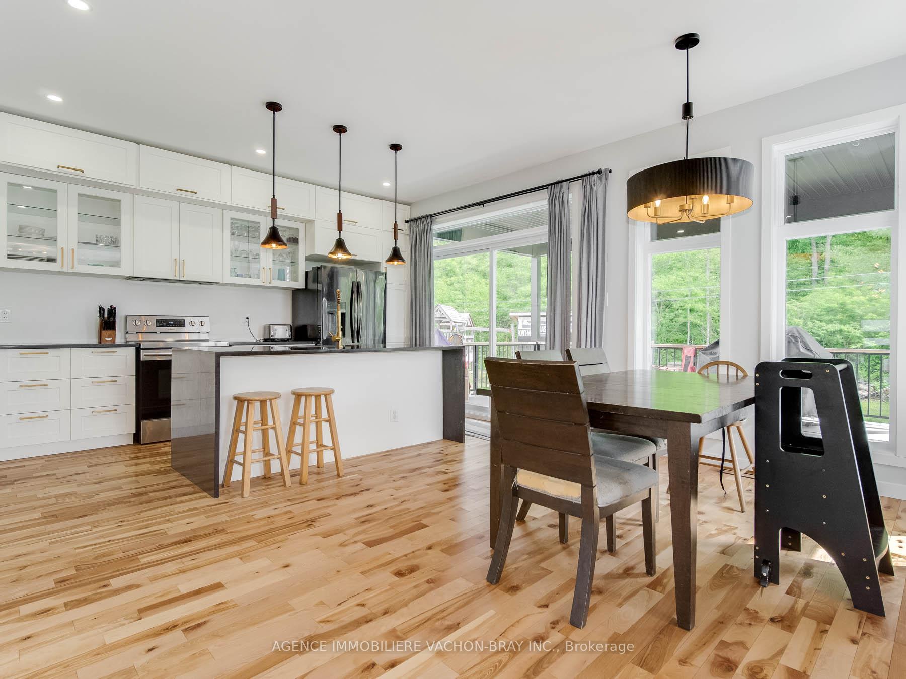 3814 Lakeside Drive, South Glengarry — photo 2 of 5