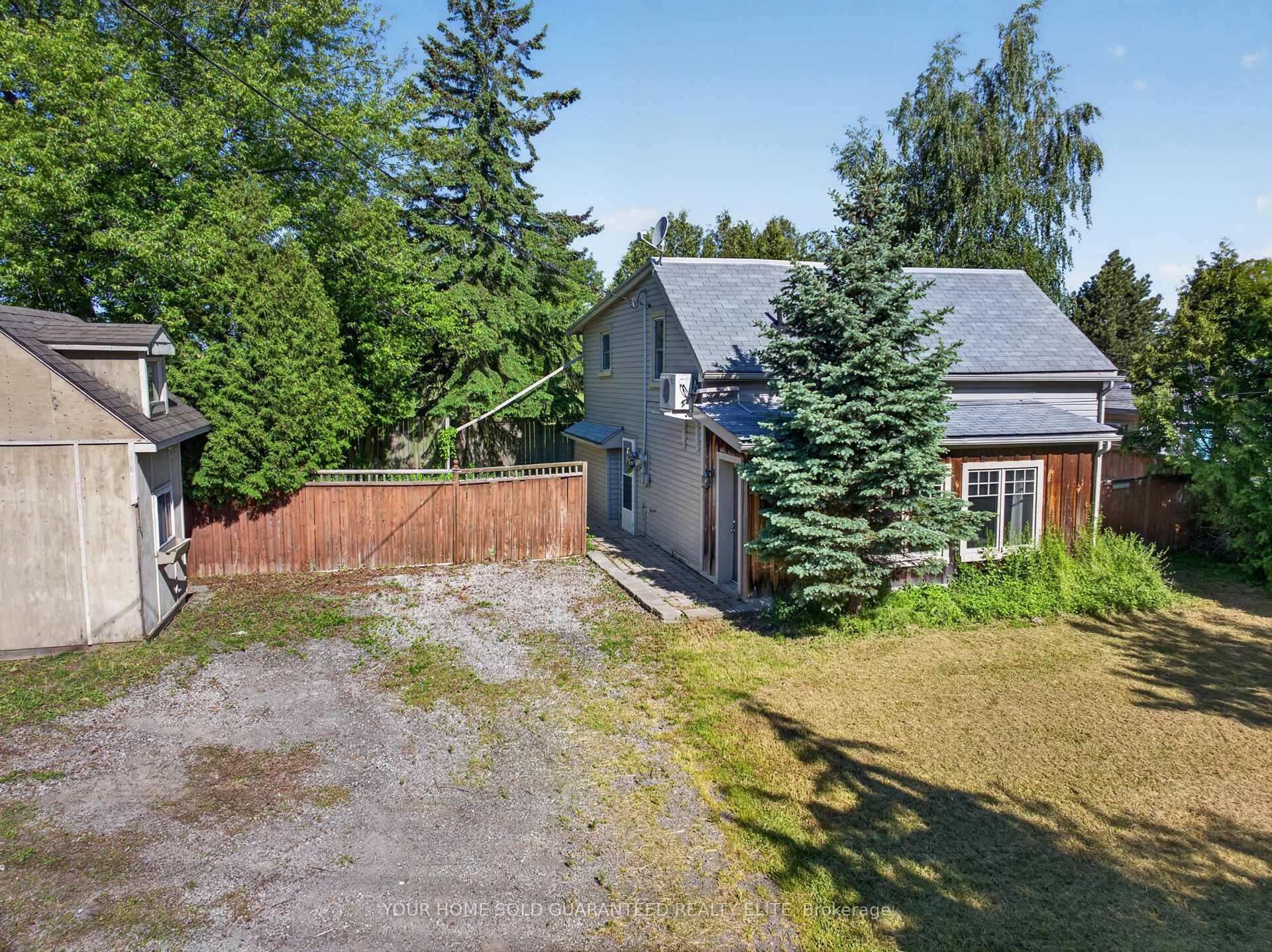 126 Mountain Street, Grimsby, ON L3M 4E7 — Grimsby, Ontario