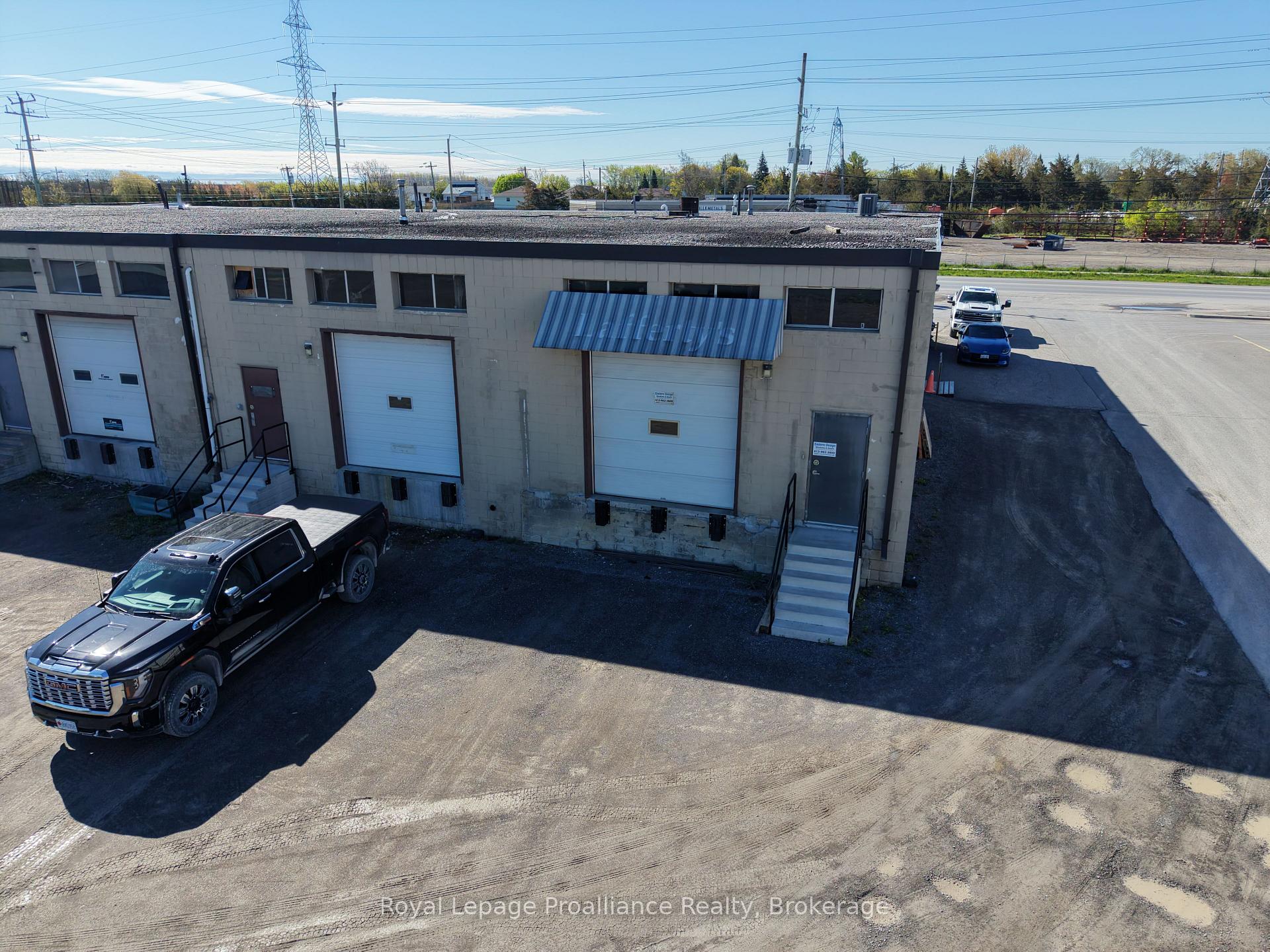 270 Adam Street 2, Belleville — photo 3 of 5
