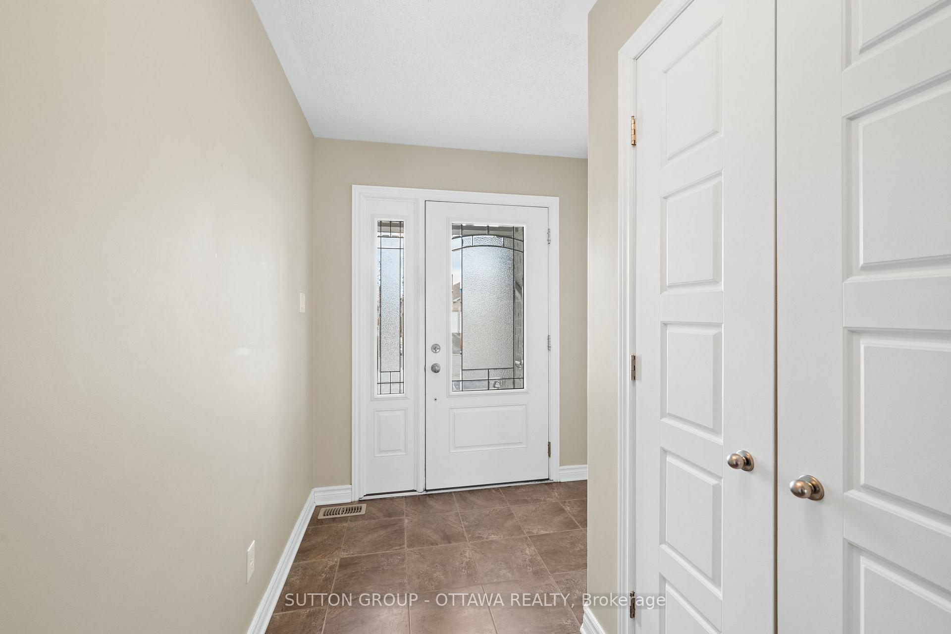 458 Van Dusen Street, Mississippi Mills — photo 2 of 5