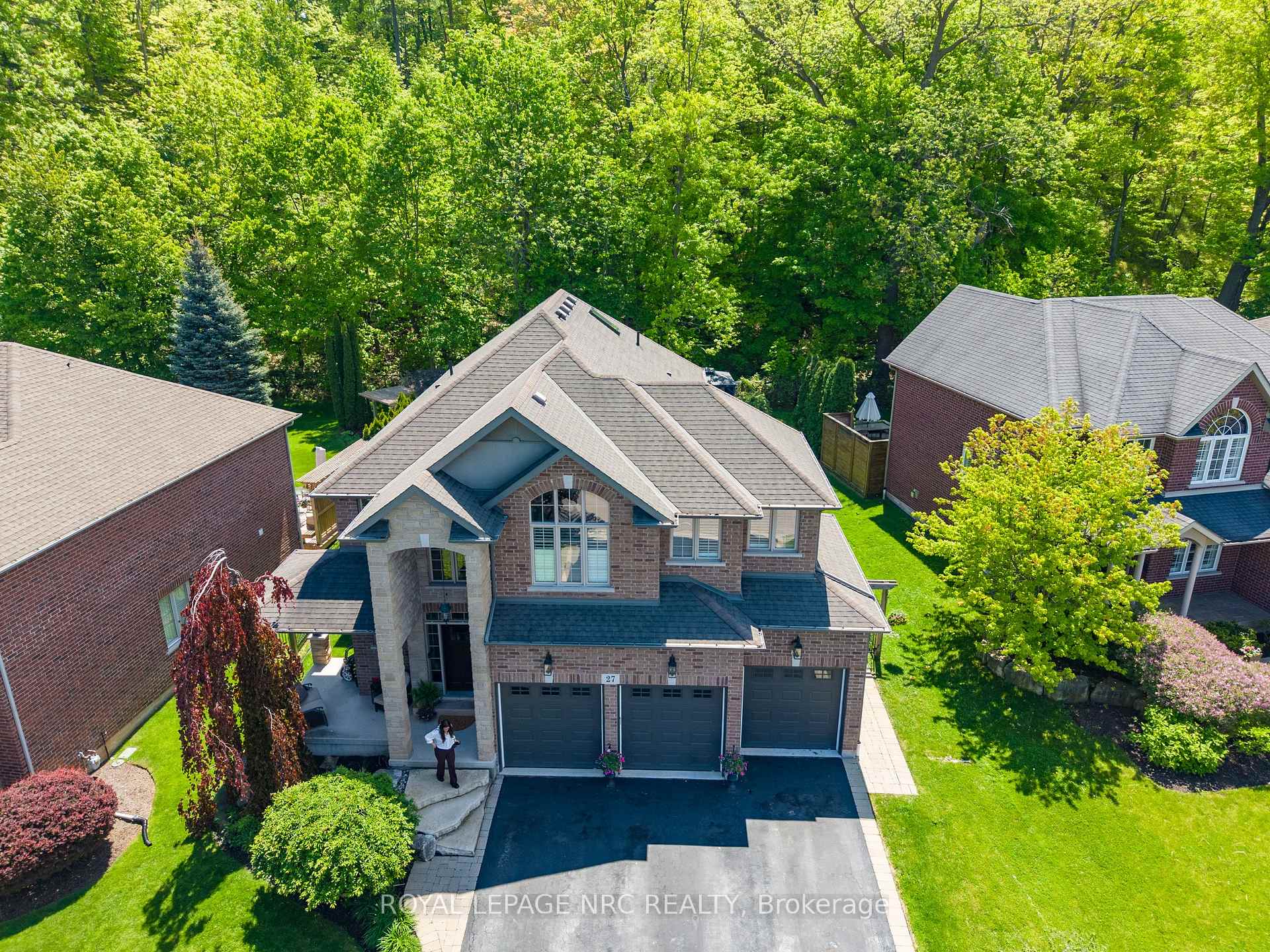 27 Bell Avenue, Grimsby, ON L3M 1B2 — Grimsby, Ontario
