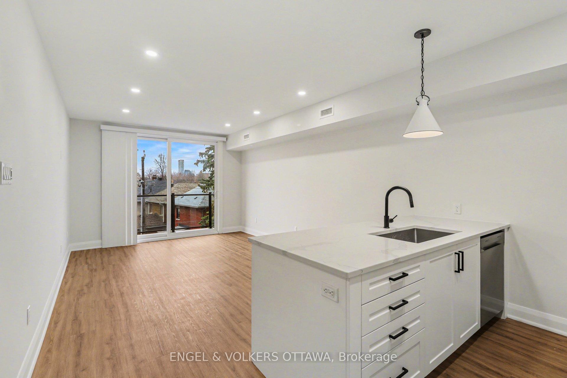 35 Monk Street 7, Glebe - Ottawa East and Area — photo 2 of 5