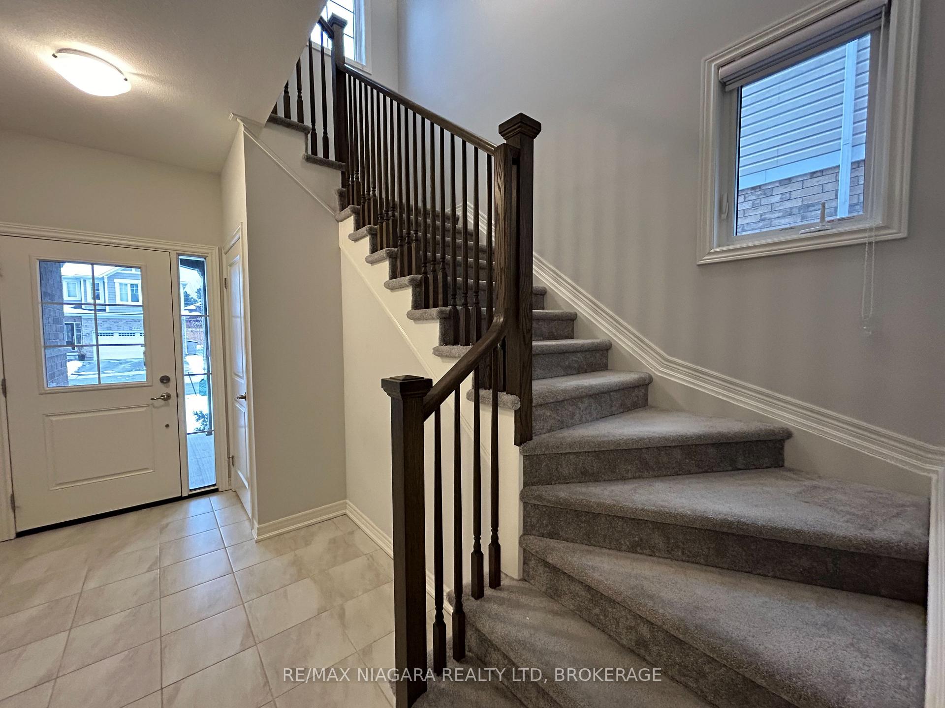 3596 Carolinia Court, Fort Erie — photo 3 of 5