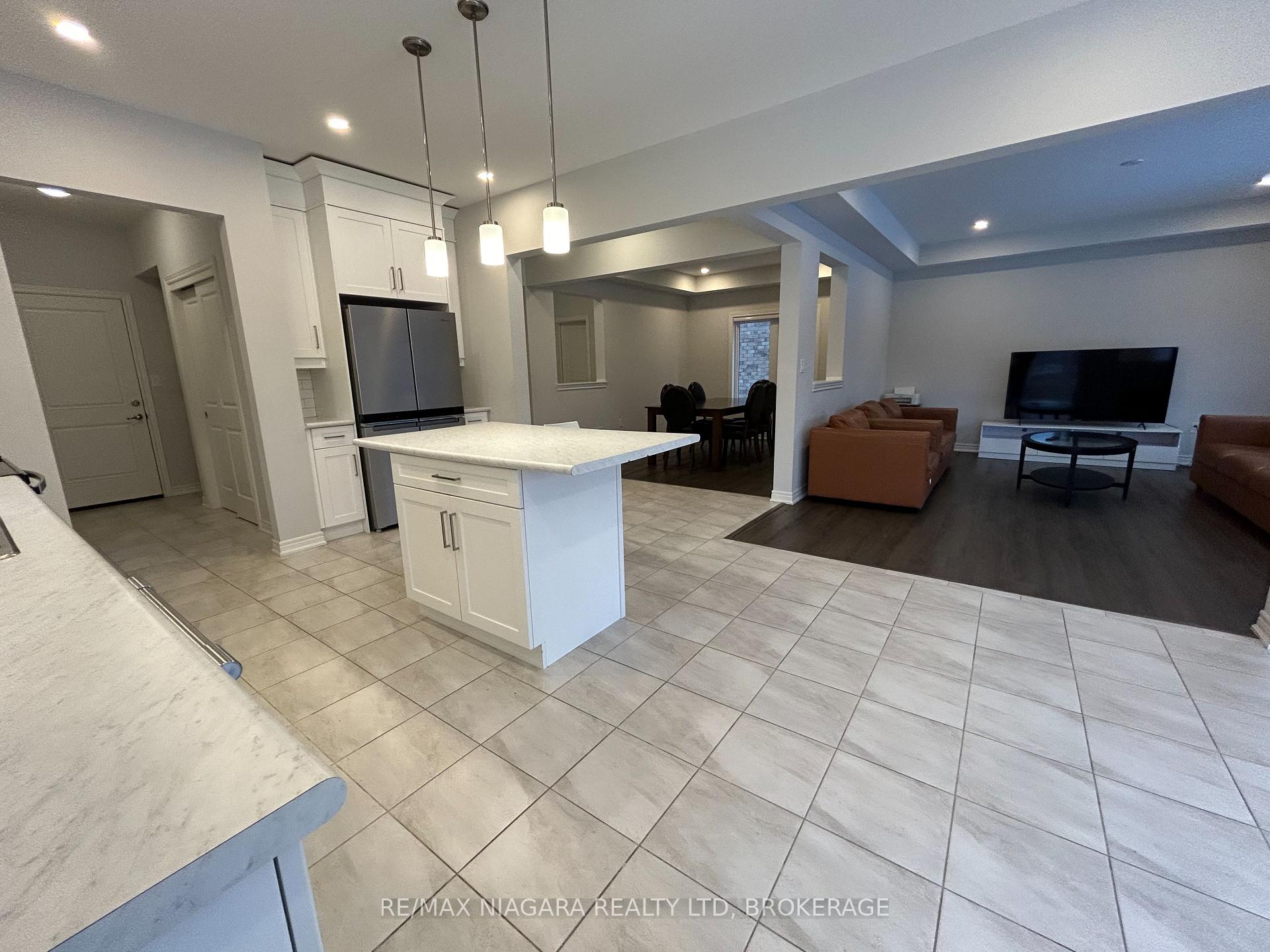 3596 Carolinia Court, Fort Erie — photo 5 of 5