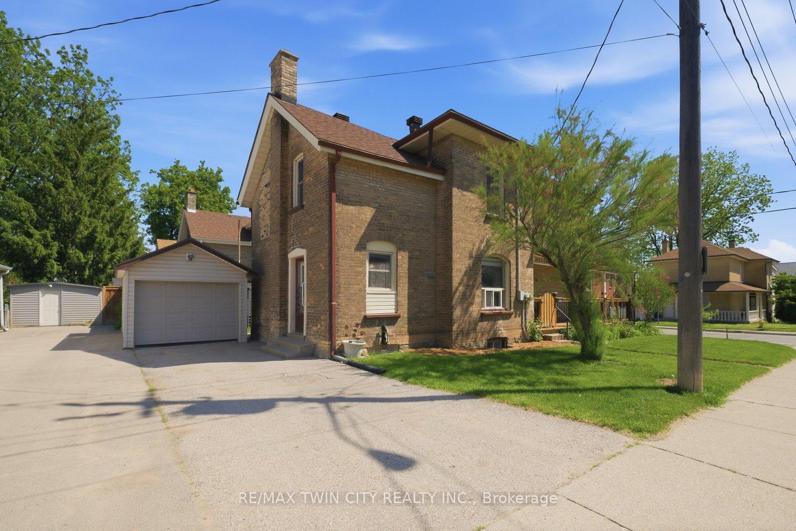 76 Brock Street, Brantford — photo 2 of 5