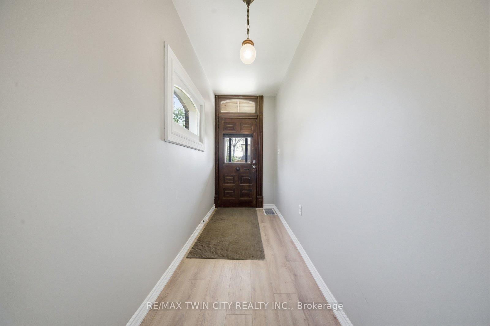 76 Brock Street, Brantford — photo 4 of 5