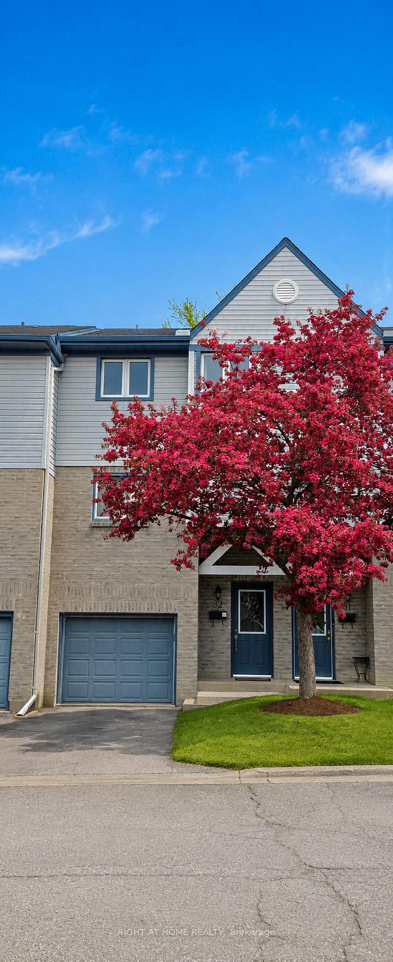 589 Beechwood Drive N 32, Waterloo, ON N2T 2K9 — Waterloo, Ontario