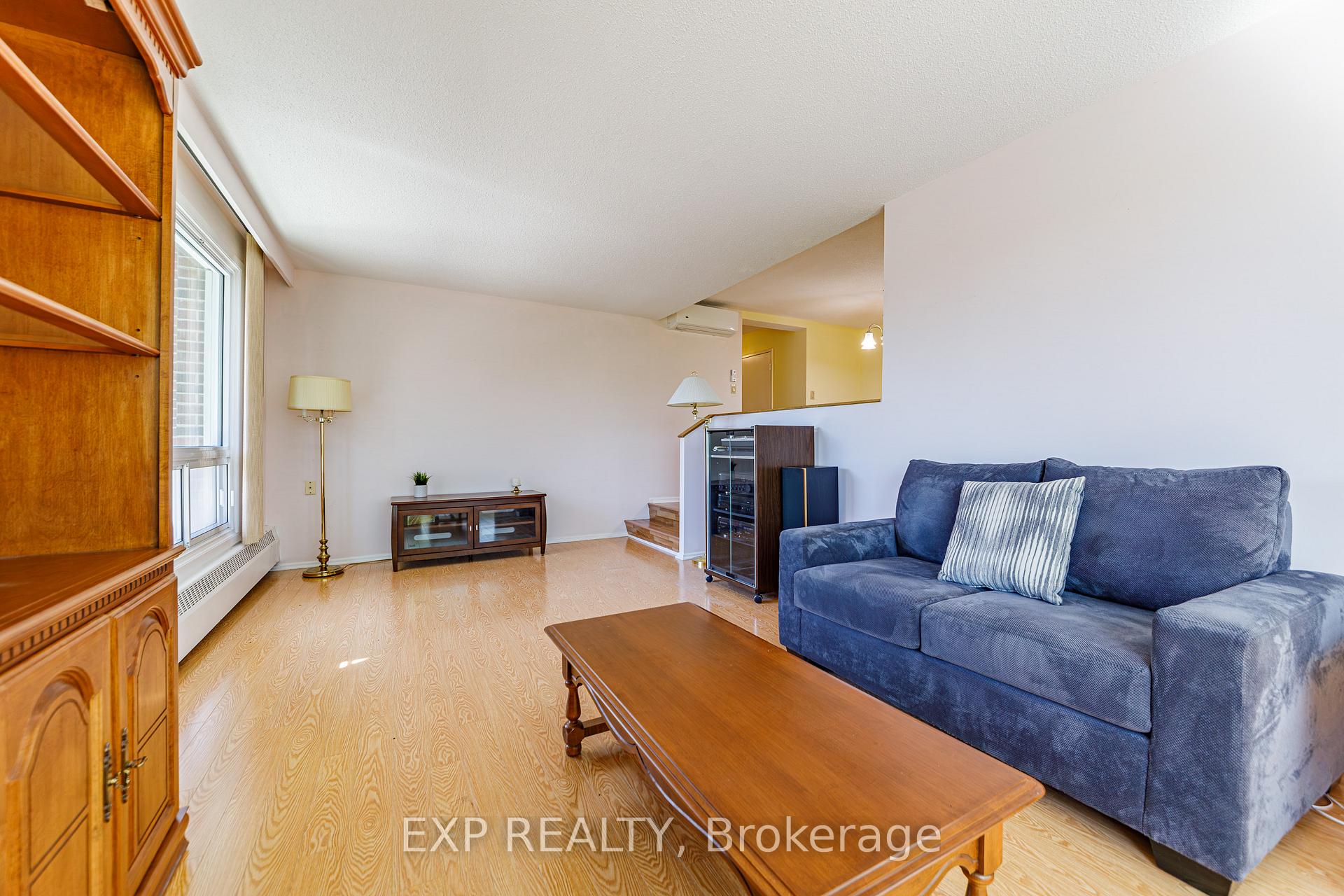 915 Elmsmere Road 203, Beacon Hill North - South and Area — photo 5 of 5