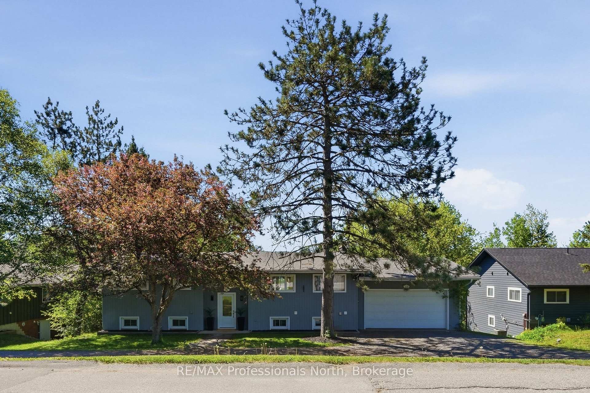 155 Hunters Bay Drive, Huntsville, ON P1H 1M9 — Huntsville, Ontario