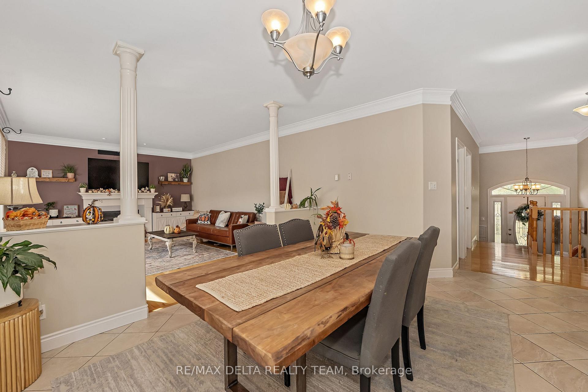 3782 Etienne Road, Orleans - Cumberland and Area — photo 3 of 5