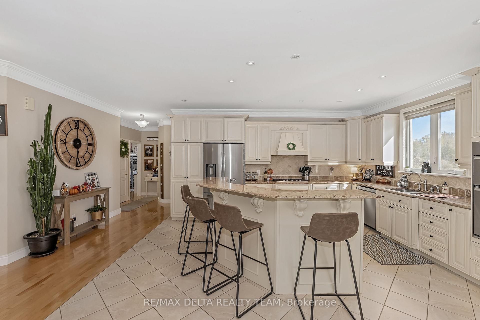 3782 Etienne Road, Orleans - Cumberland and Area — photo 5 of 5