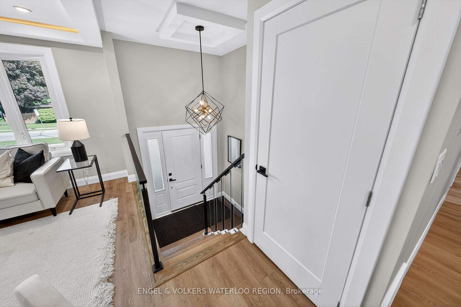 627 Glen Forrest Boulevard, Waterloo — photo 3 of 5