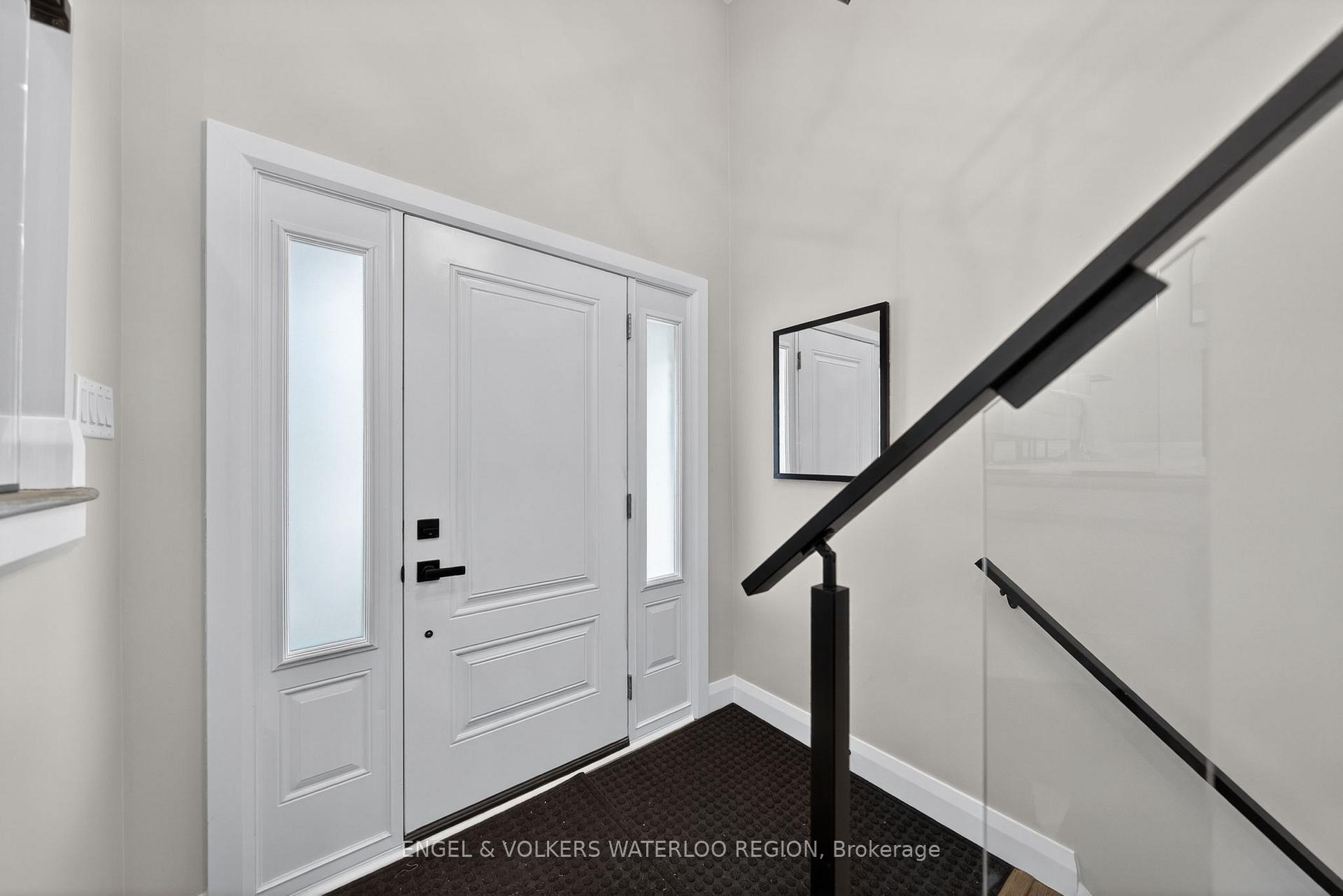 627 Glen Forrest Boulevard, Waterloo — photo 4 of 5