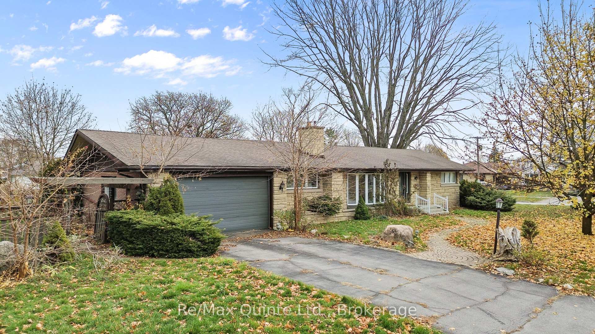 5 Stanley Park Drive, Belleville, ON K8N 4N1 — Belleville, Ontario
