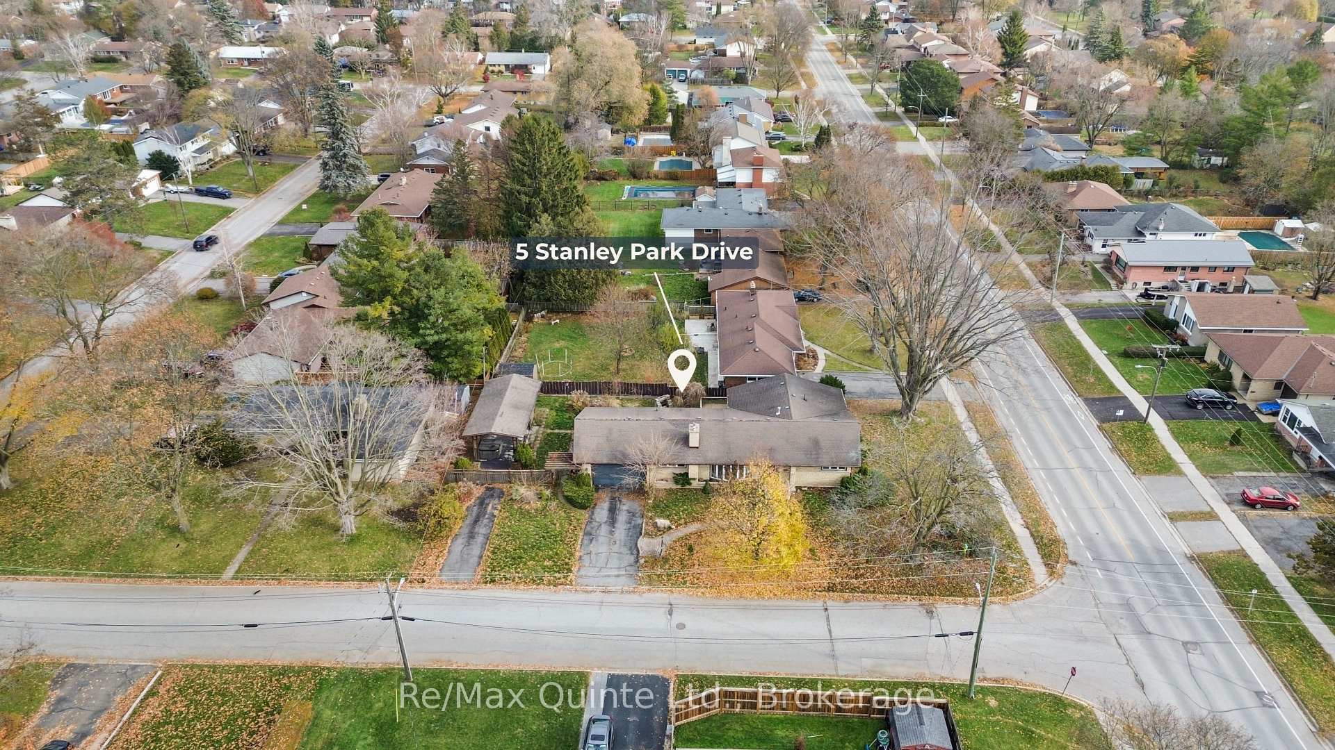 5 Stanley Park Drive, Belleville — photo 2 of 5