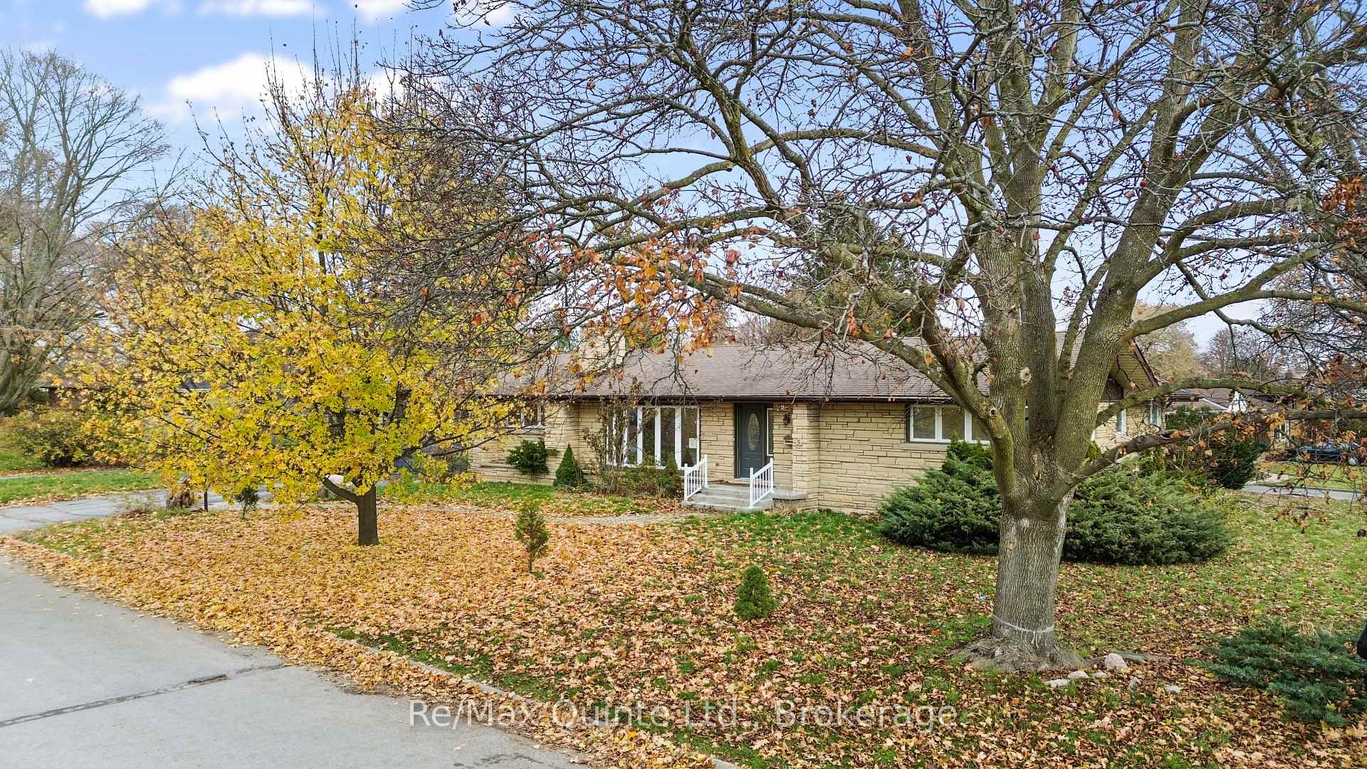 5 Stanley Park Drive, Belleville — photo 3 of 5
