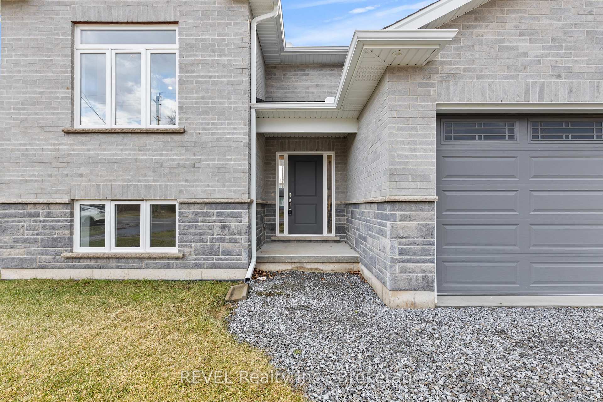 735 Dominion Road, Fort Erie — photo 3 of 5