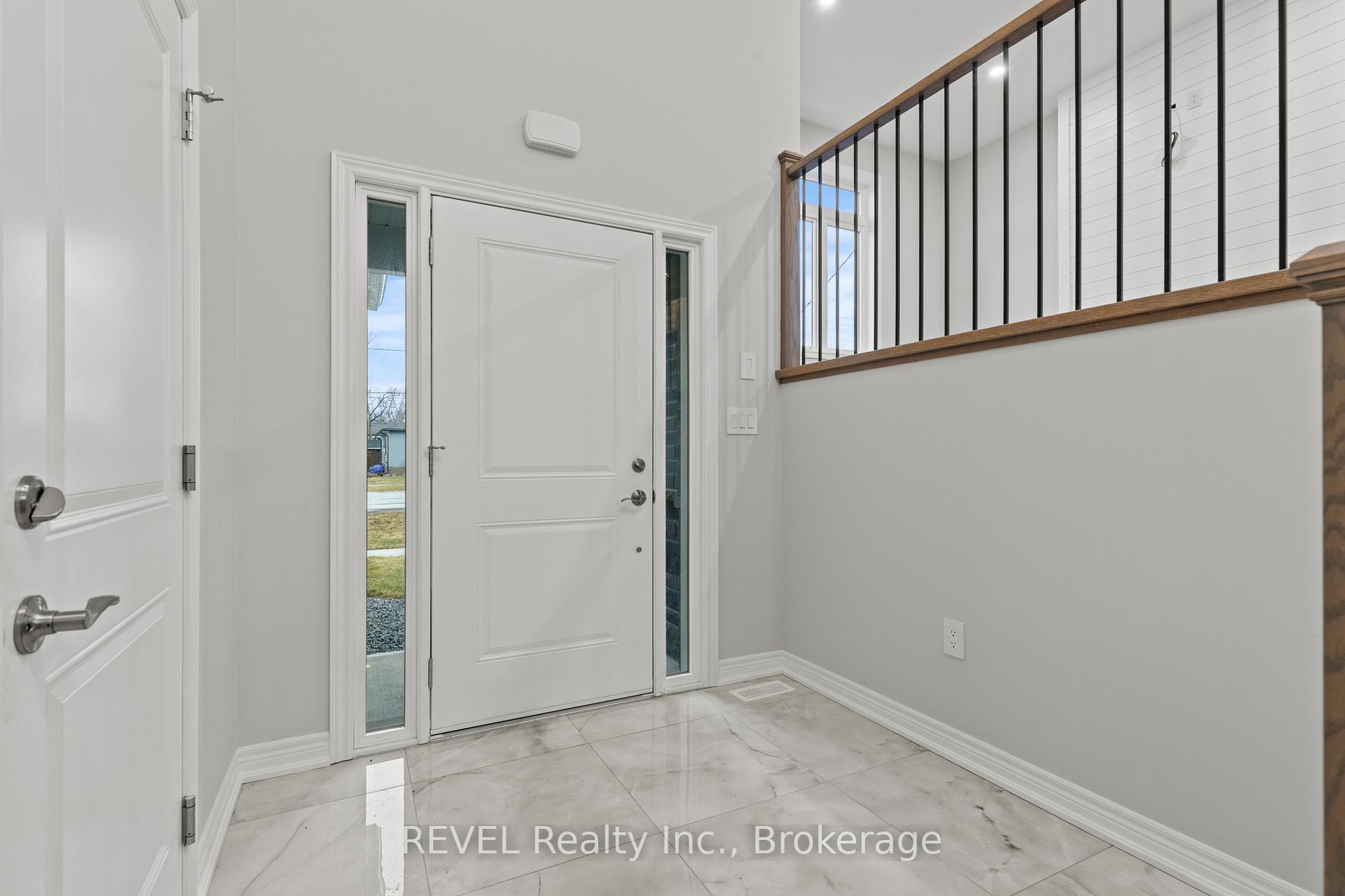 735 Dominion Road, Fort Erie — photo 4 of 5