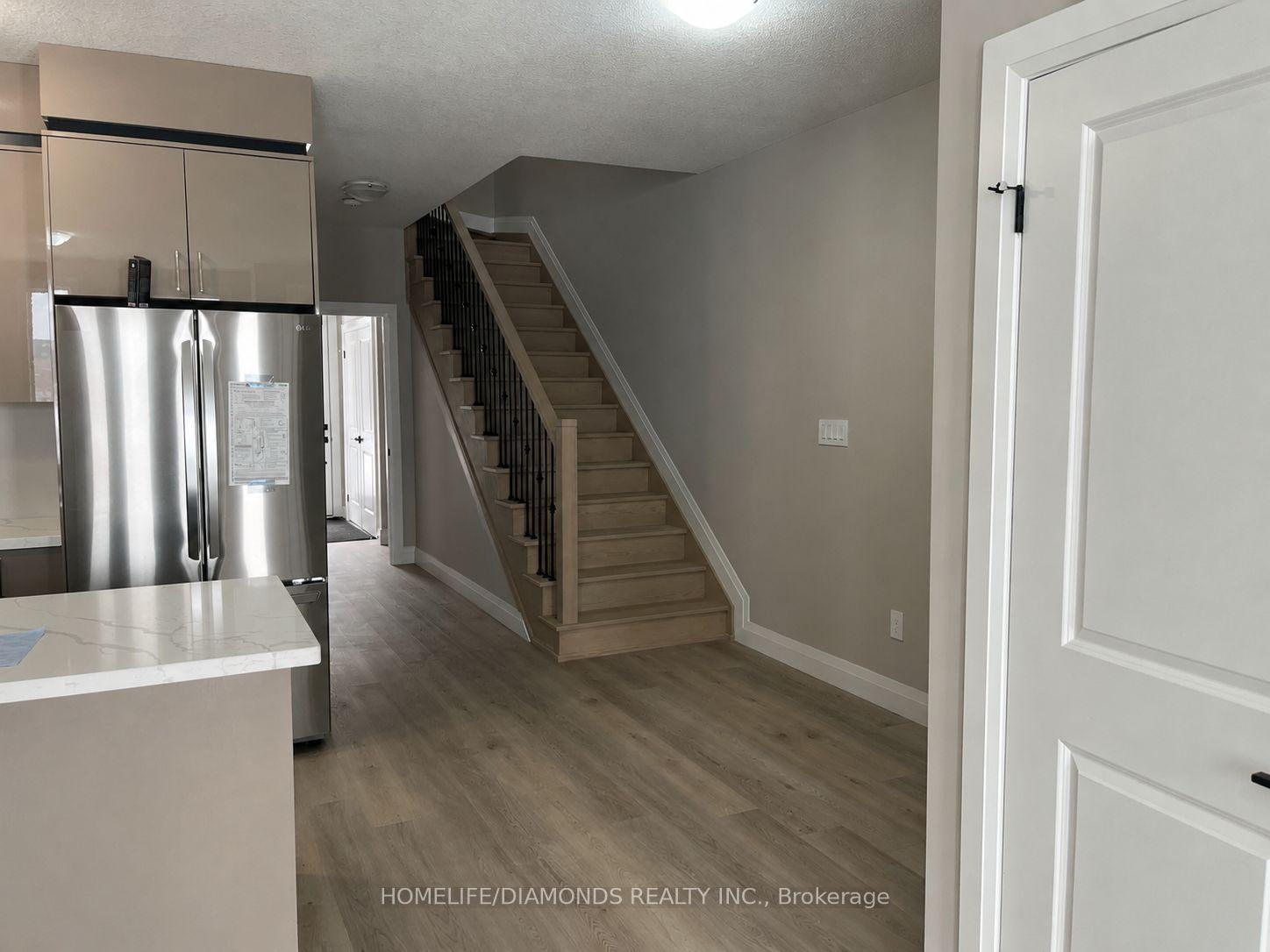 60 KEYSTONE Trail, Welland — photo 2 of 5