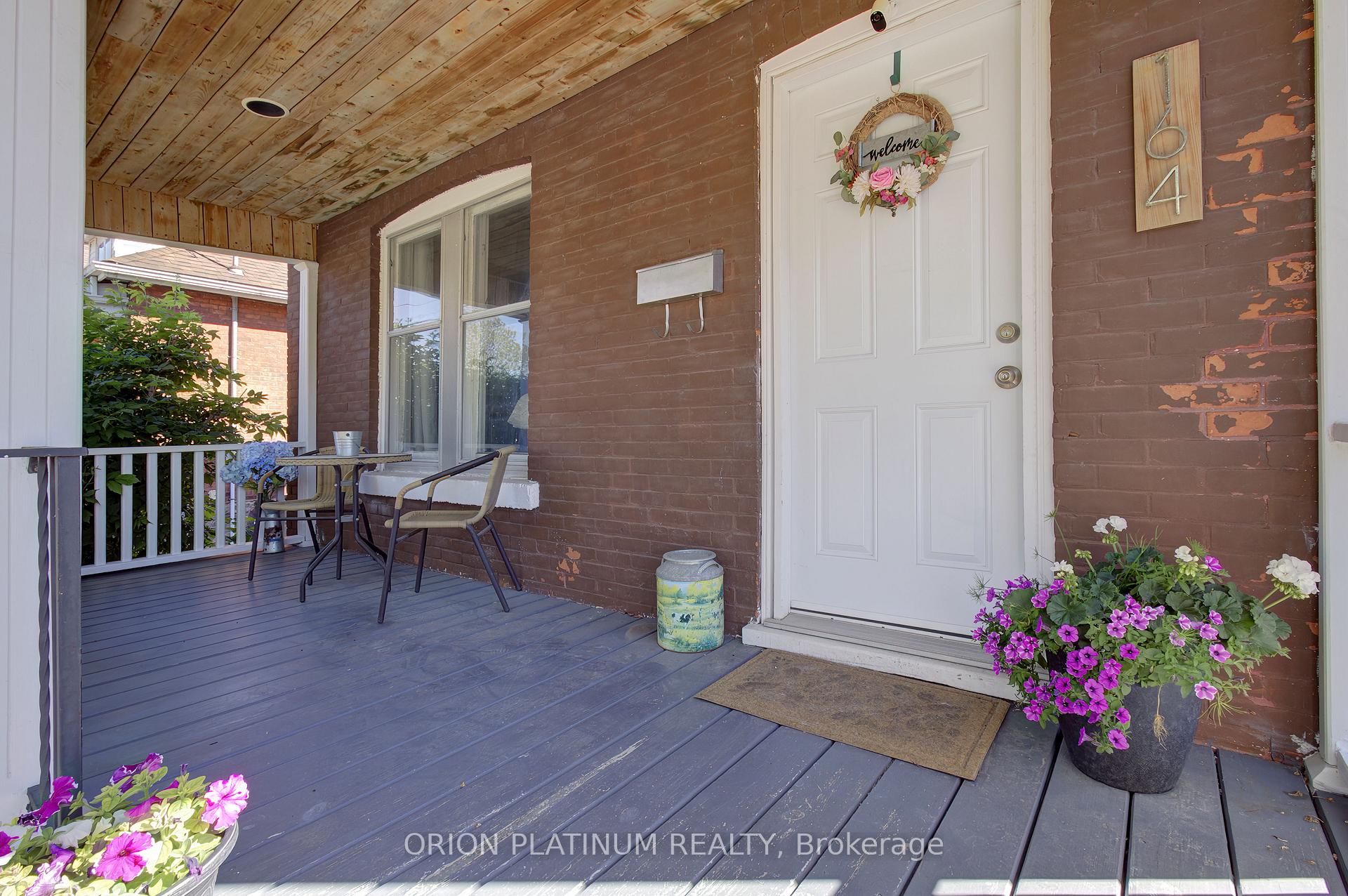 164 Catharine Avenue E, Brantford — photo 2 of 5