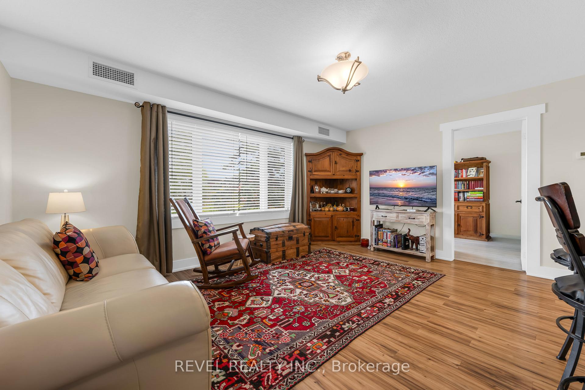 111 Smits N/A 302, West Lincoln — photo 5 of 5