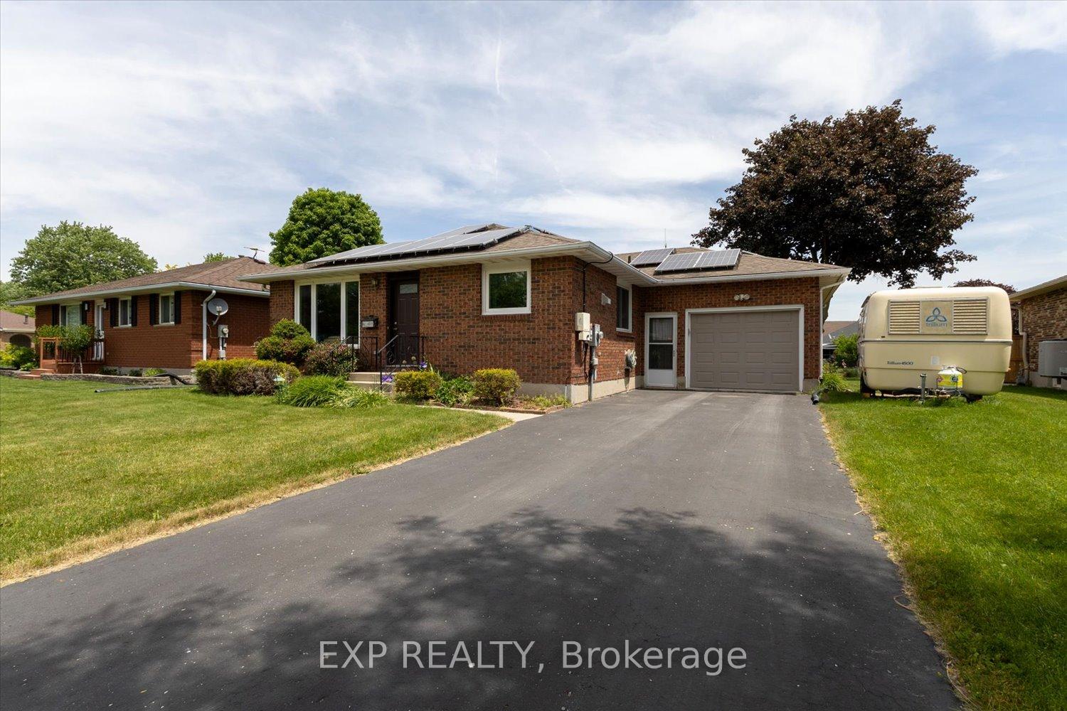 28 Denrich Avenue, Tillsonburg — photo 2 of 5